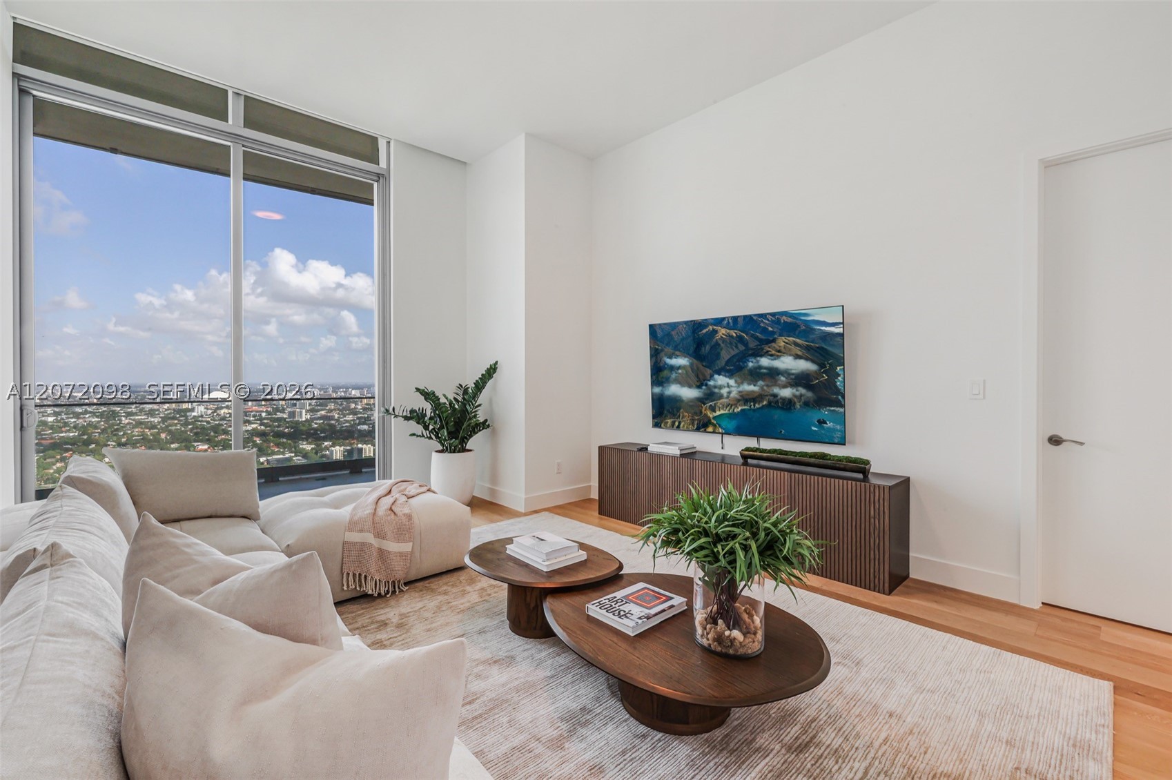 175 SE 25 Road #PH4301, Miami FL 33129
