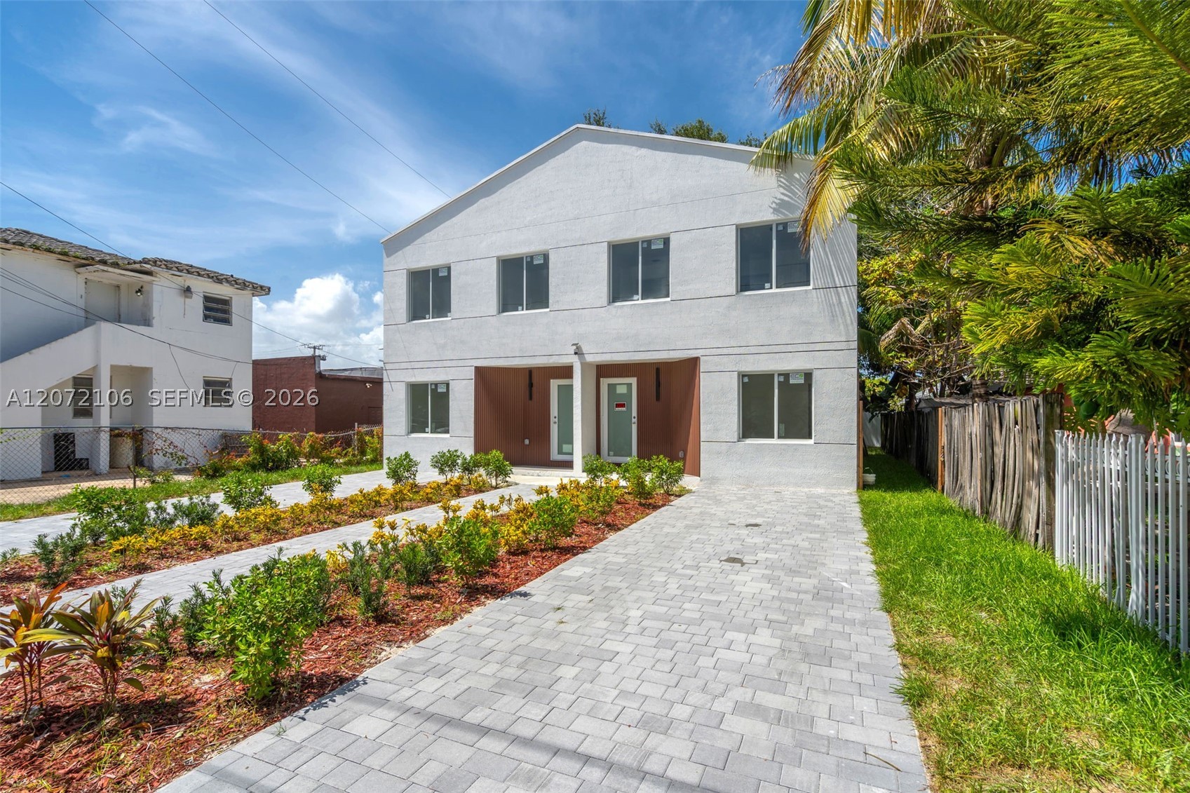 1627 NW 40th St, Miami FL 33142