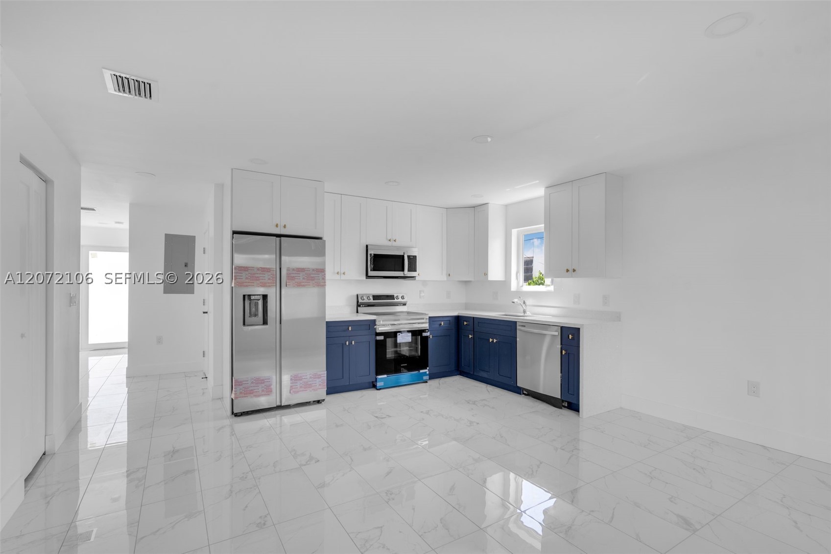 1627 NW 40th St, Miami FL 33142