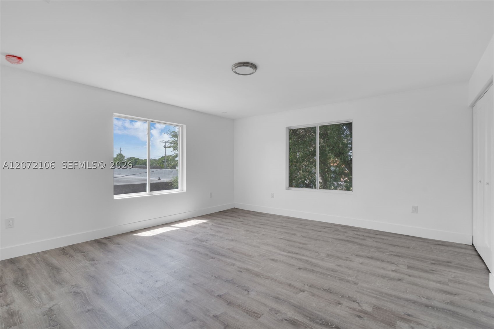 1627 NW 40th St, Miami FL 33142