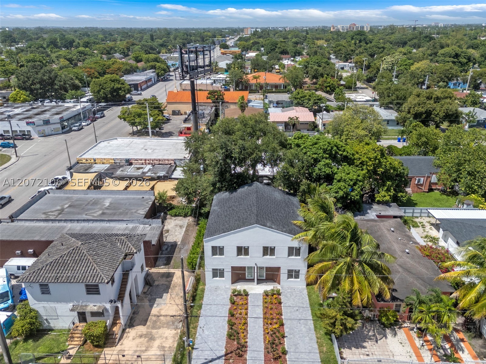 1627 NW 40th St, Miami FL 33142