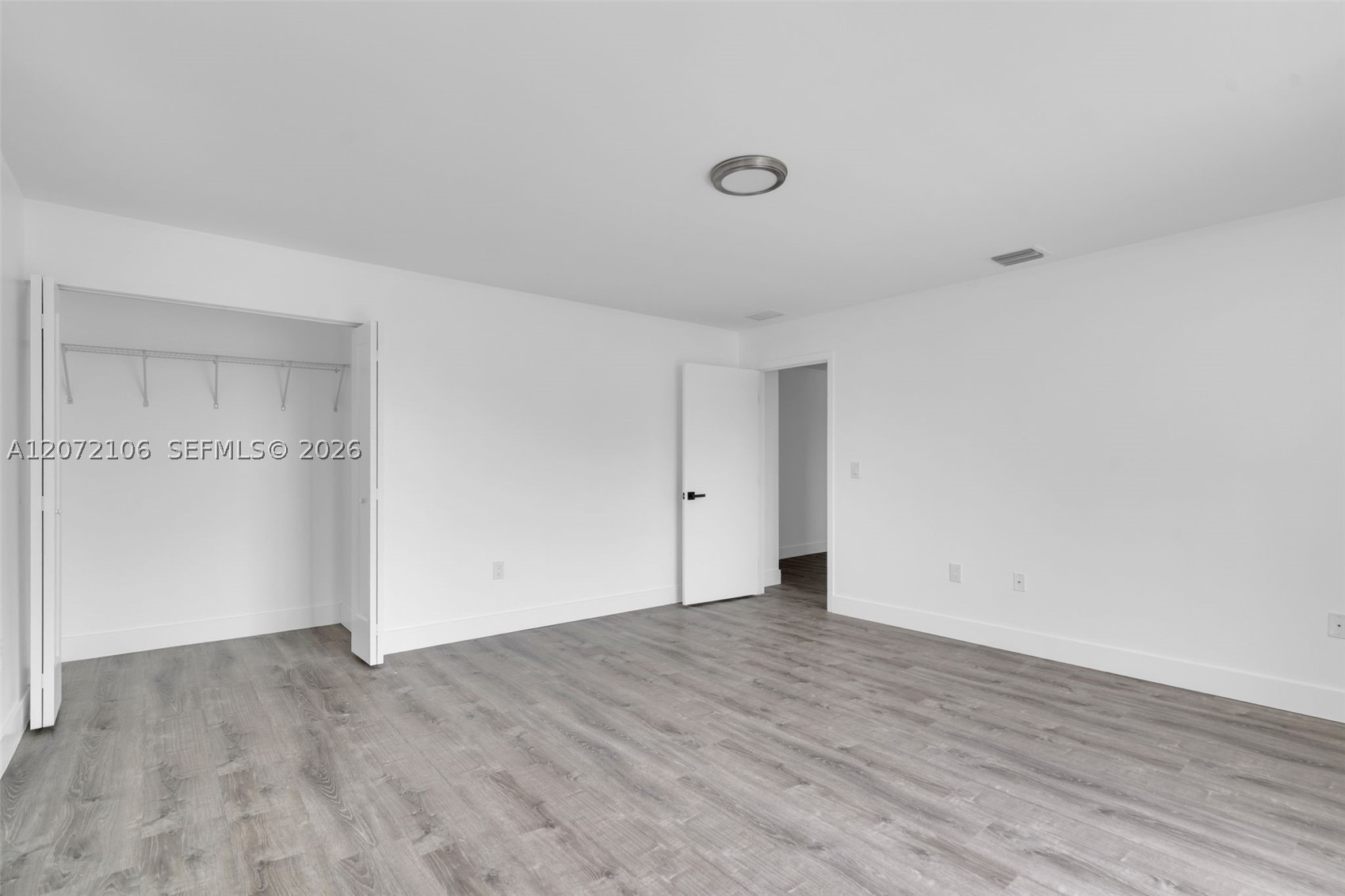 1627 NW 40th St, Miami FL 33142