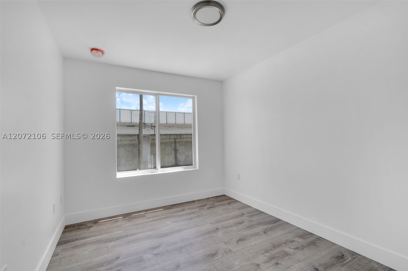 1627 NW 40th St, Miami FL 33142
