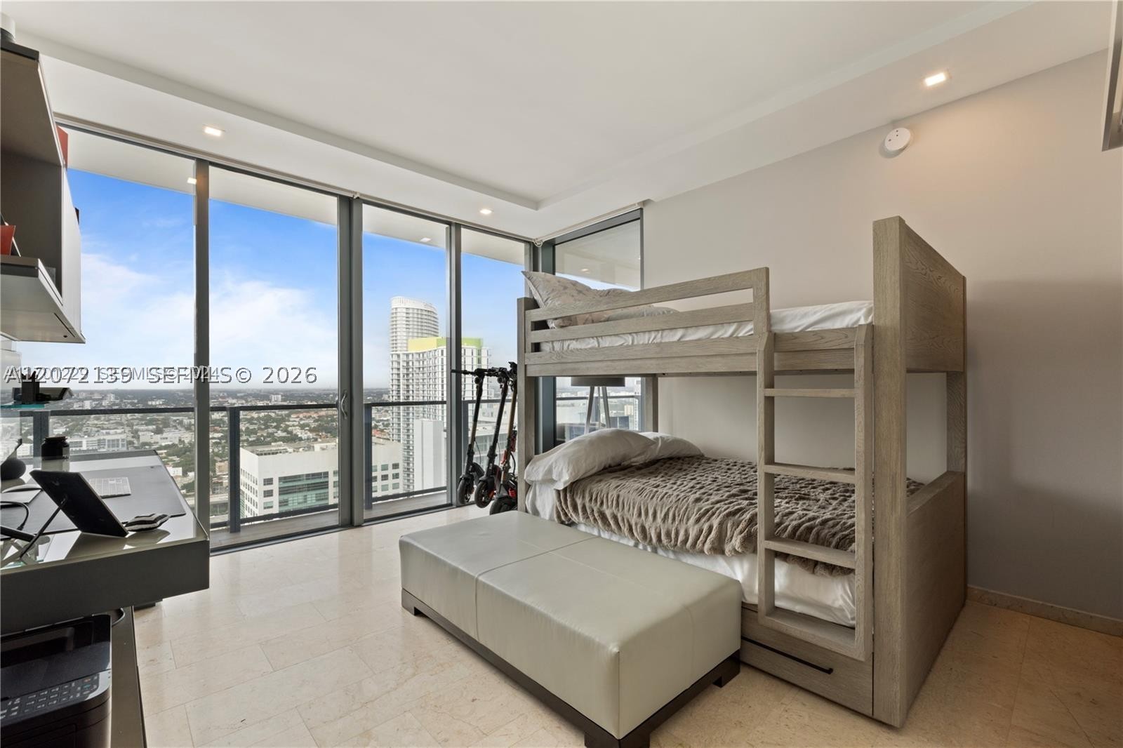 88 SW 7th St #3412, Miami FL 33130