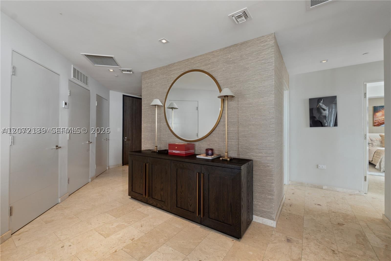 88 SW 7th St #3412, Miami FL 33130