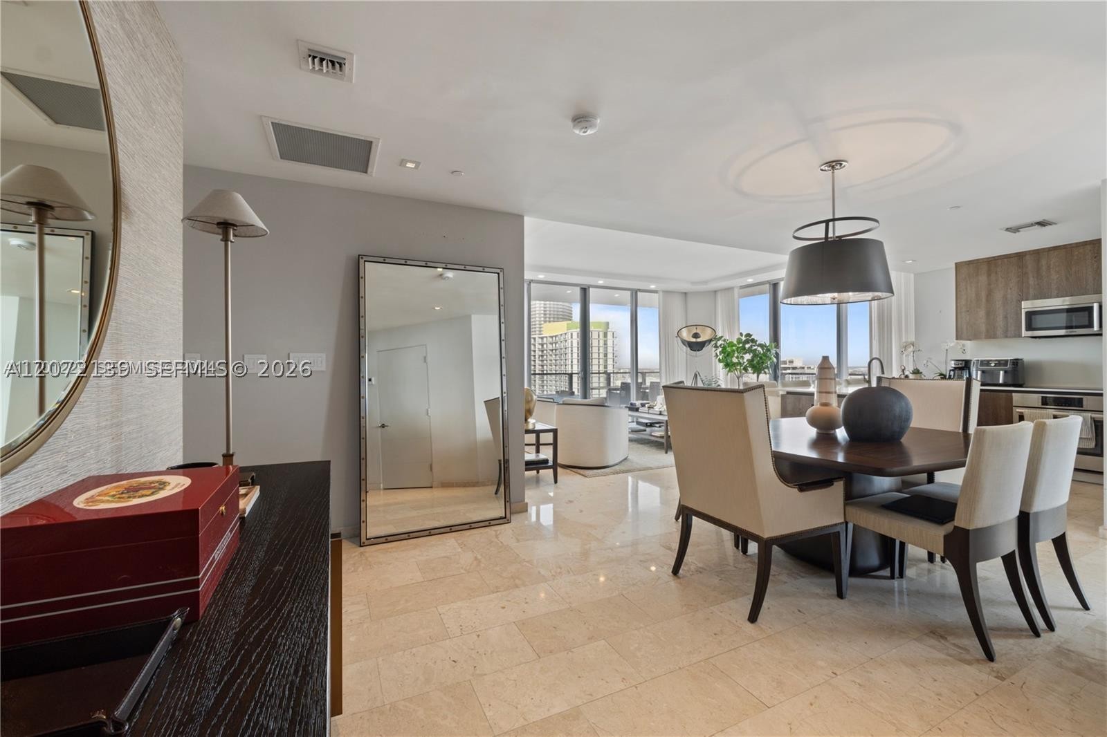 88 SW 7th St #3412, Miami FL 33130