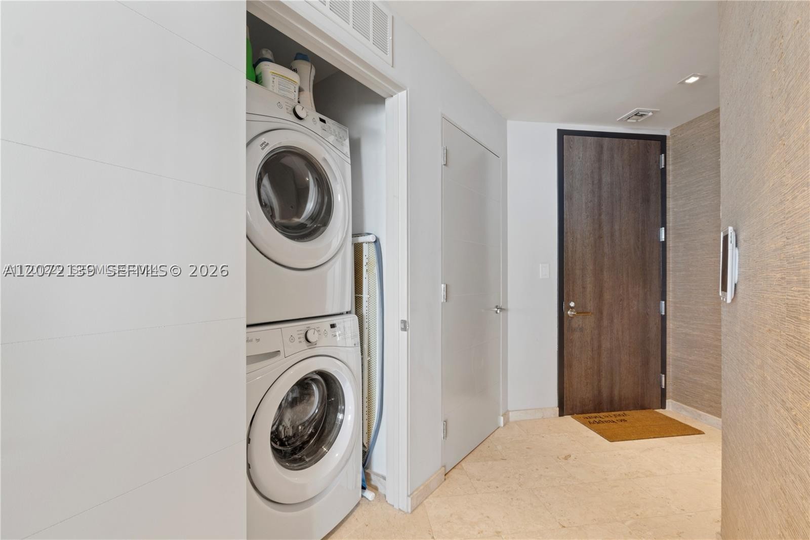 88 SW 7th St #3412, Miami FL 33130