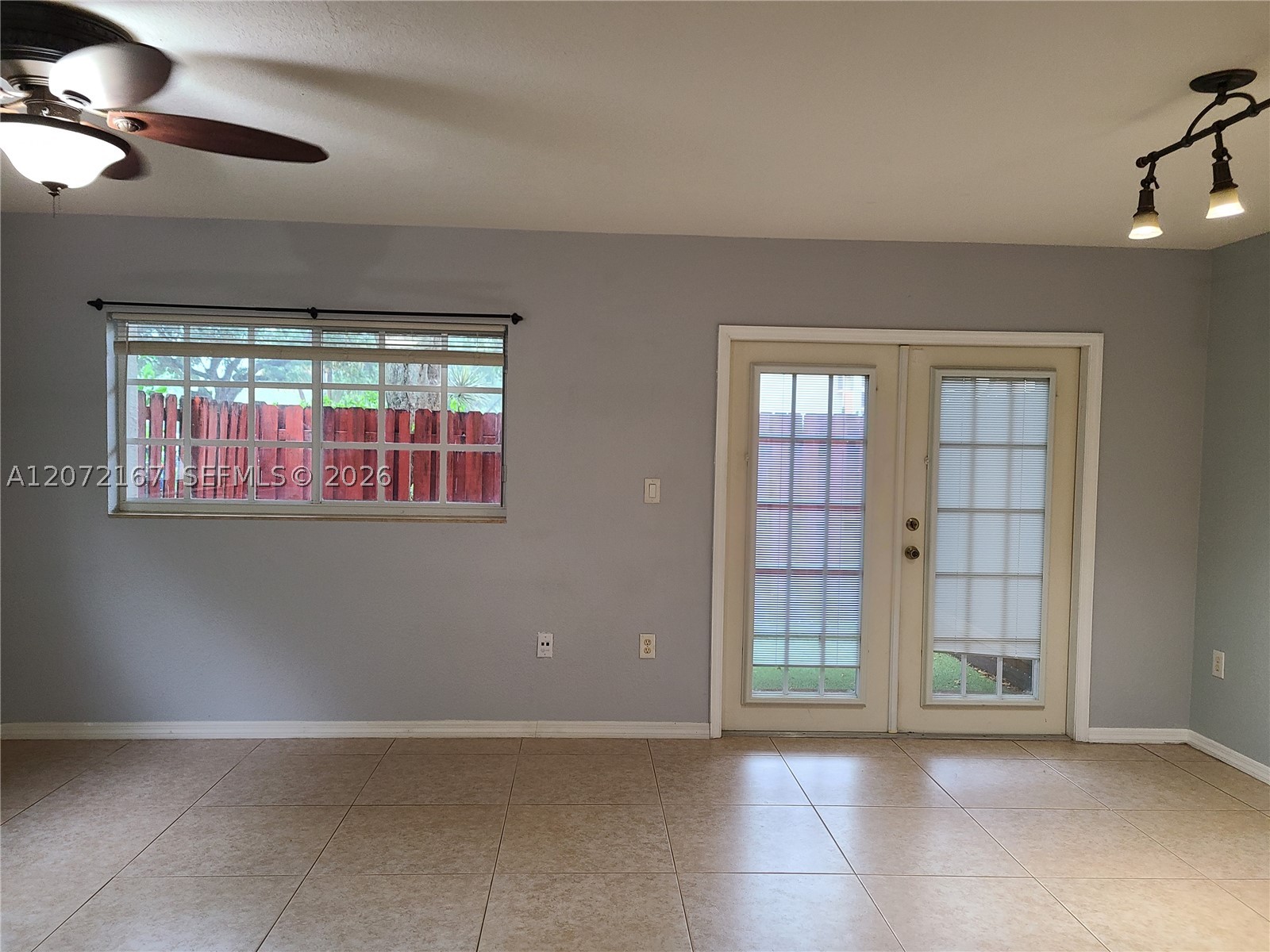 3071 Riverside Dr #11, Coral Springs FL 33065