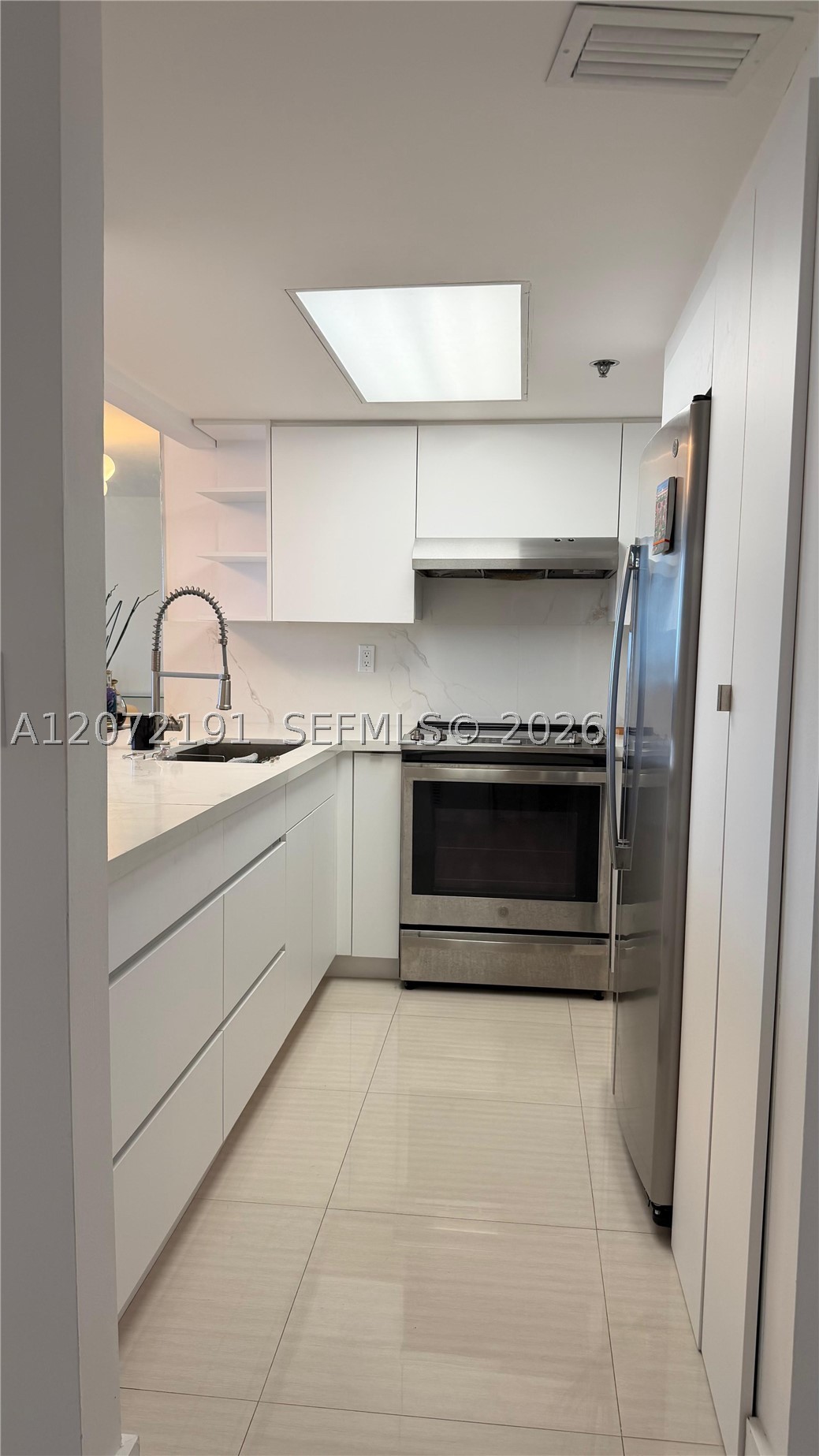 540 Brickell Key Dr #1101, Miami FL 33131