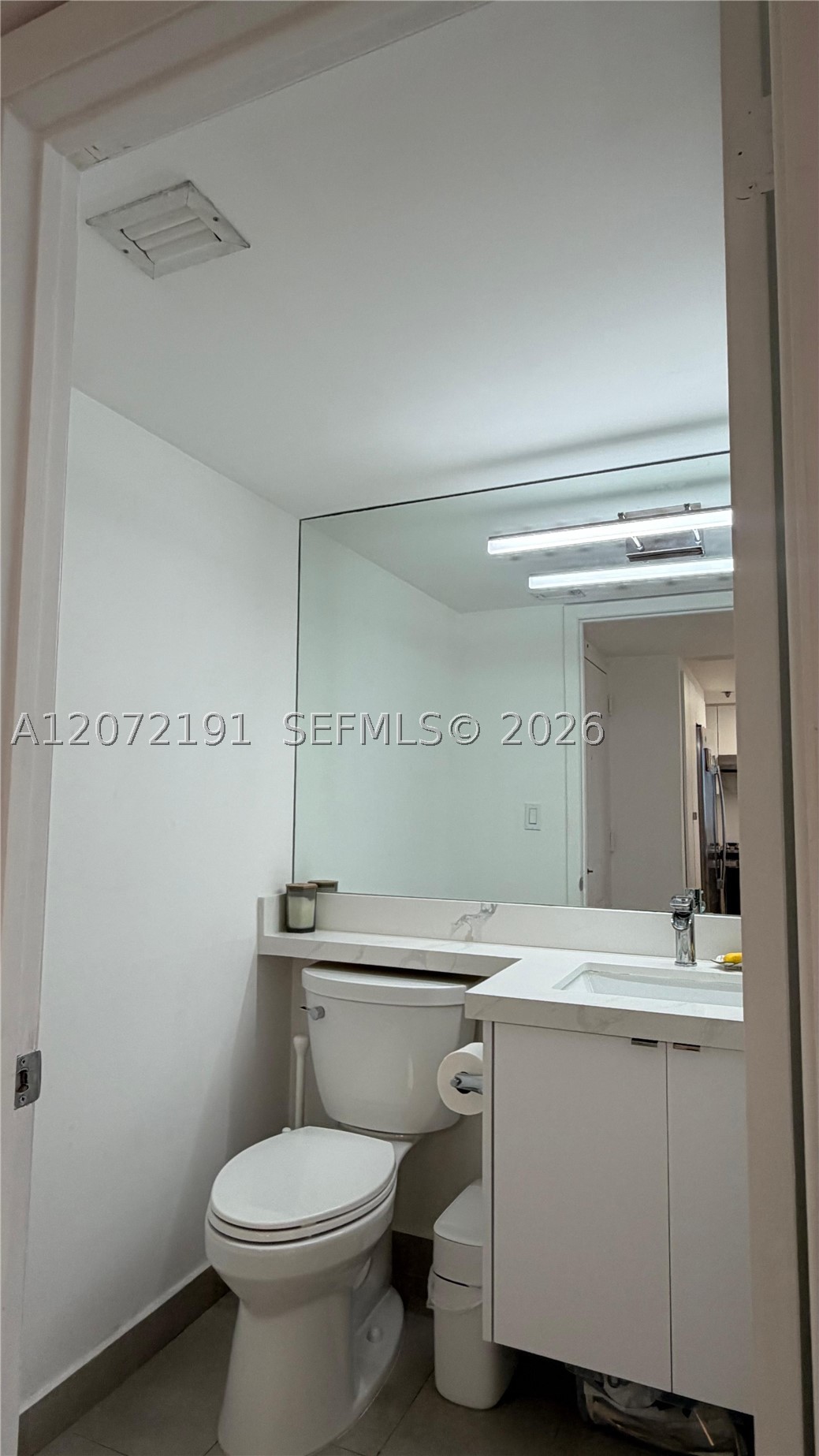 540 Brickell Key Dr #1101, Miami FL 33131