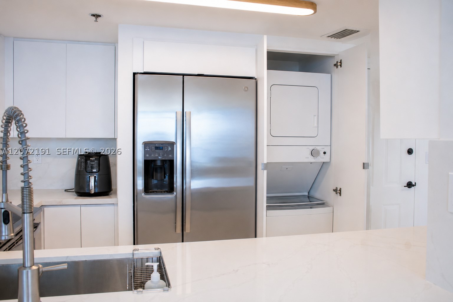 540 Brickell Key Dr #1101, Miami FL 33131