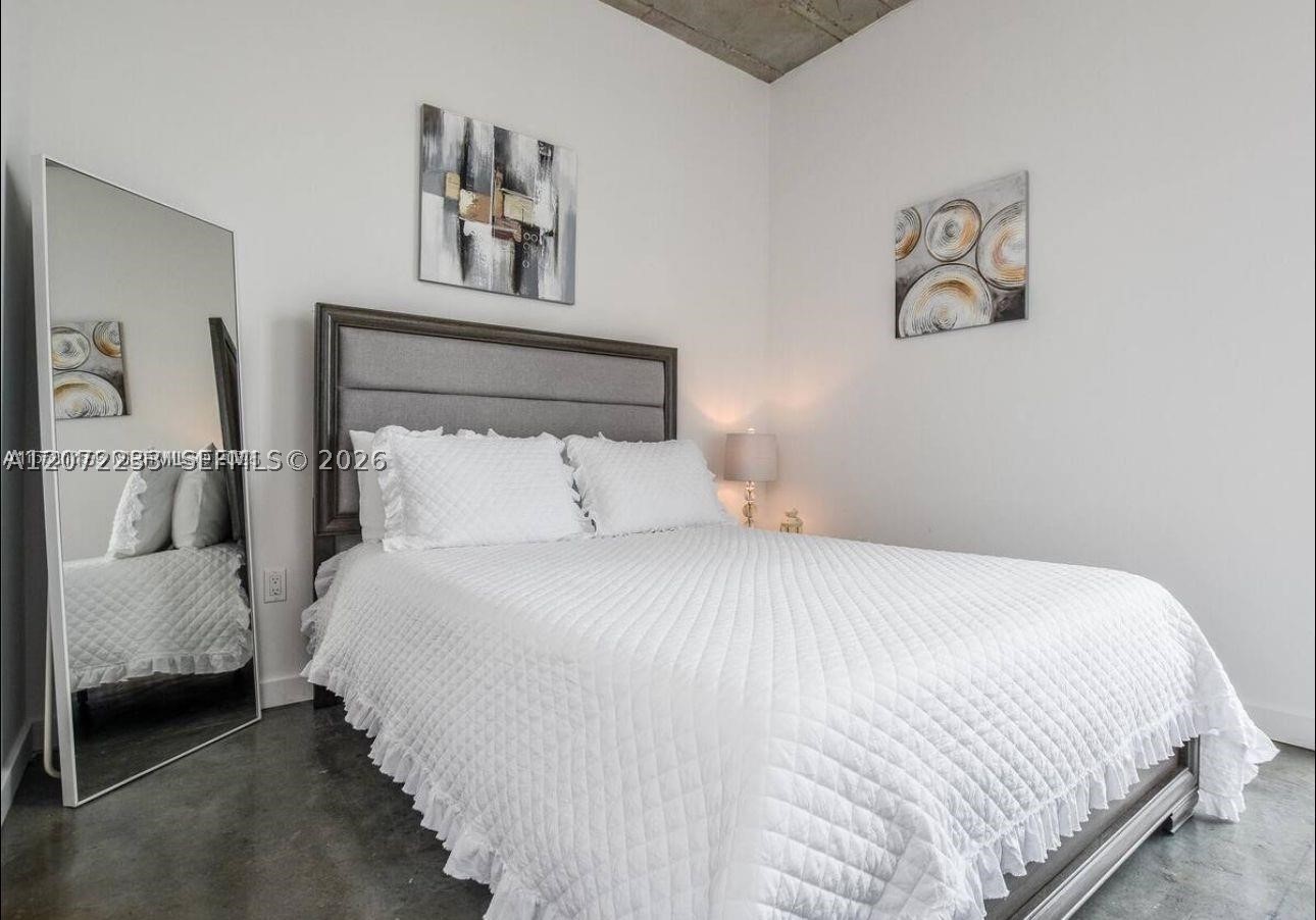 151 SE 1st St #2104, Miami FL 33131