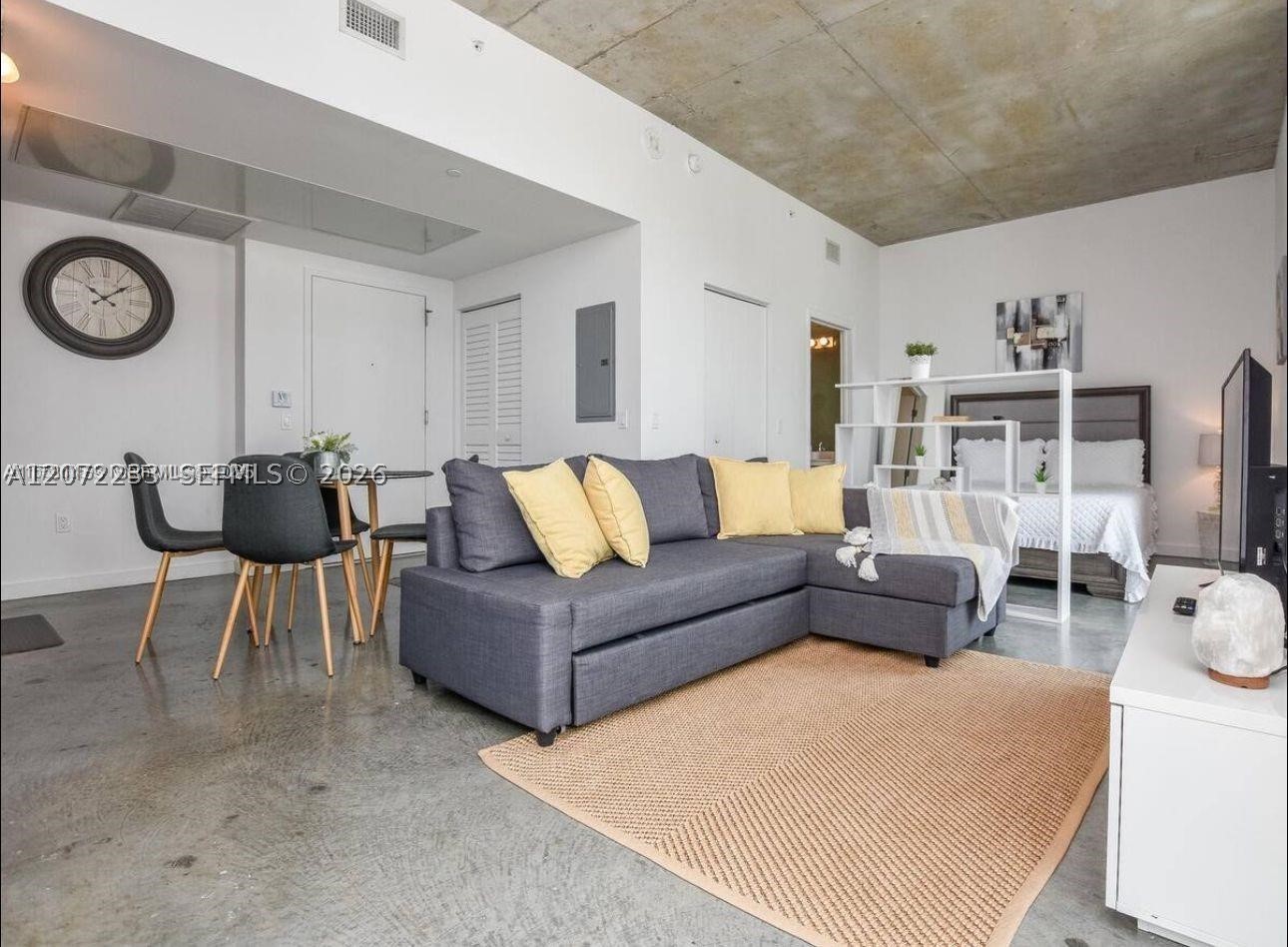 151 SE 1st St #2104, Miami FL 33131