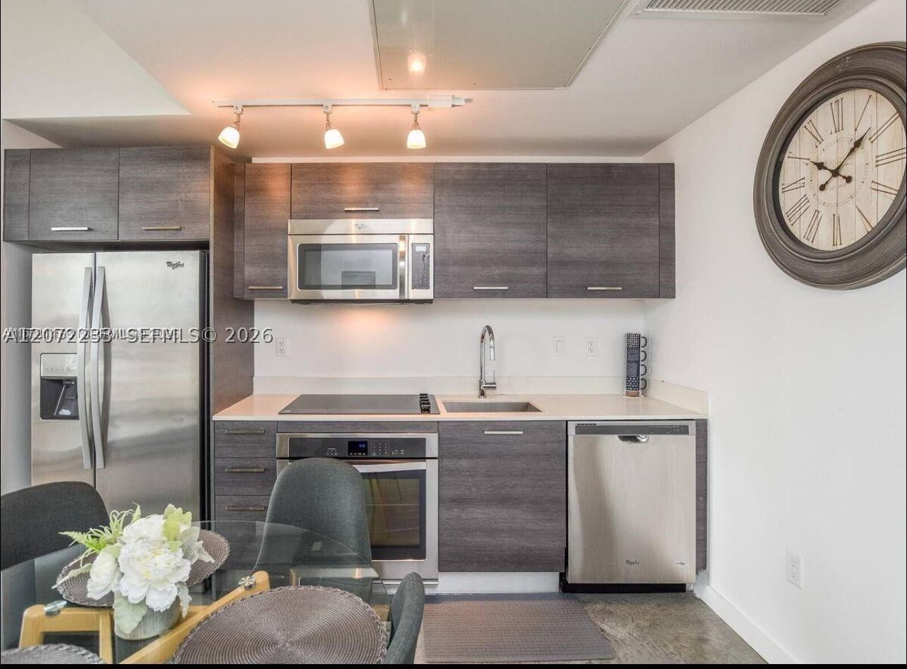 151 SE 1st St #2104, Miami FL 33131