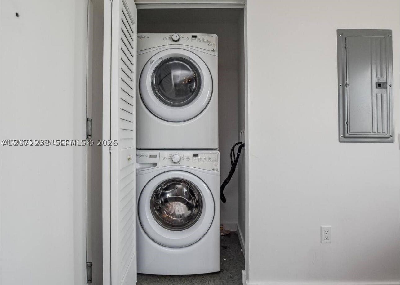 151 SE 1st St #2104, Miami FL 33131