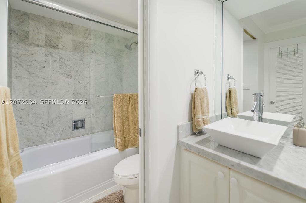 1121 Crandon Blvd #D206, Key Biscayne FL 33149