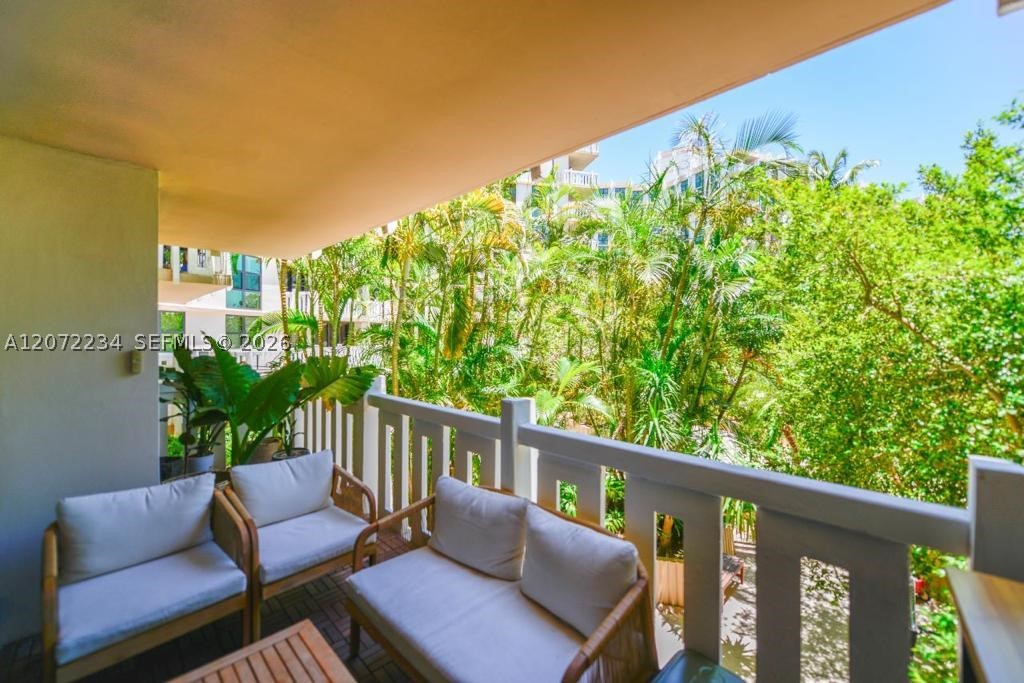 1121 Crandon Blvd #D206, Key Biscayne FL 33149