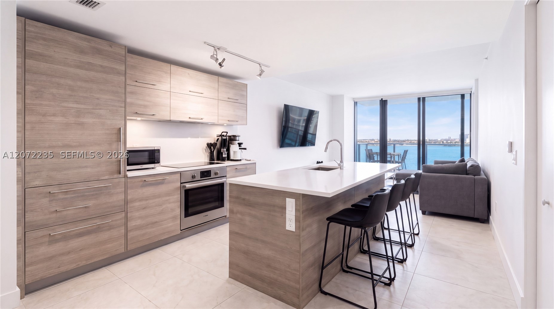 650 NE 32nd St #1502, Miami FL 33137