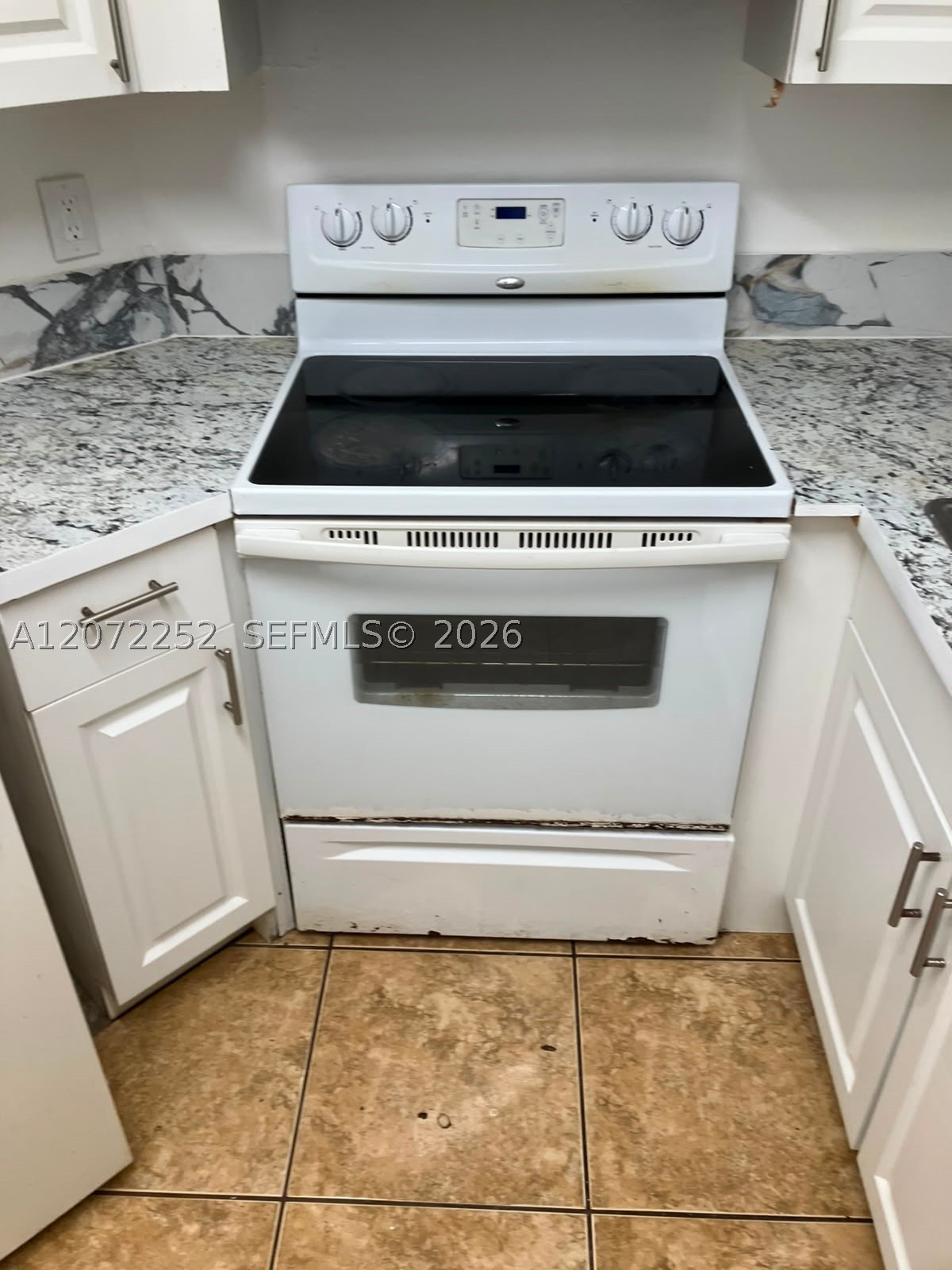 213 Lake Pointe Dr #112, Oakland Park FL 33309