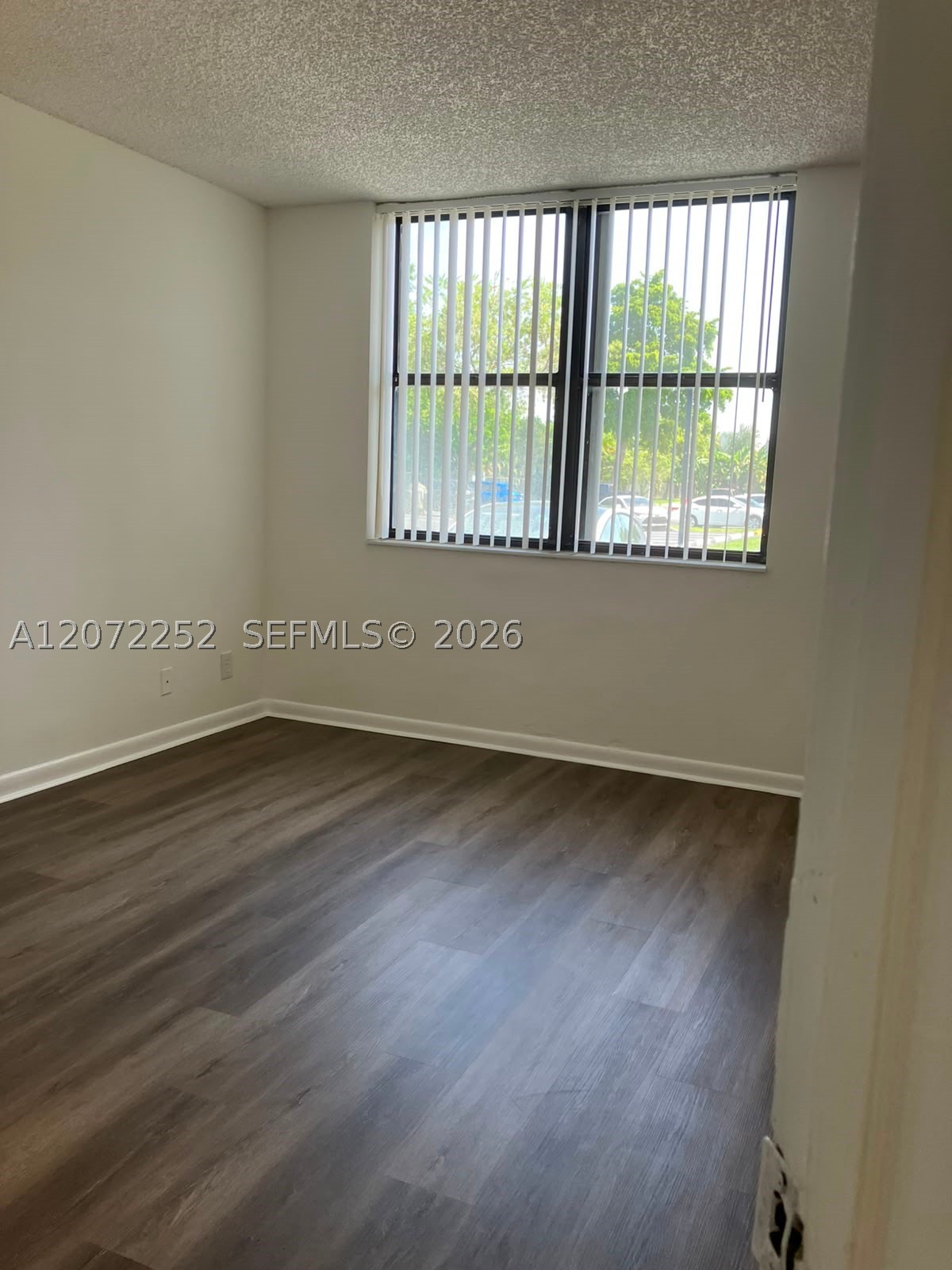 213 Lake Pointe Dr #112, Oakland Park FL 33309