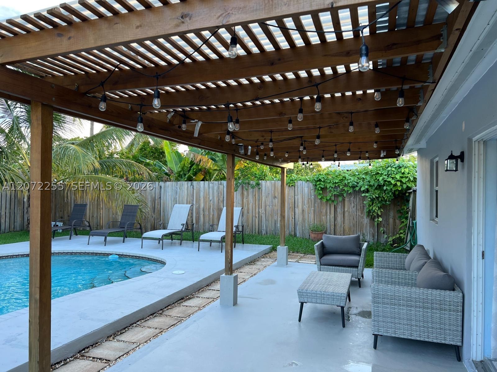 North Lauderdale FL 33068 - A12072255