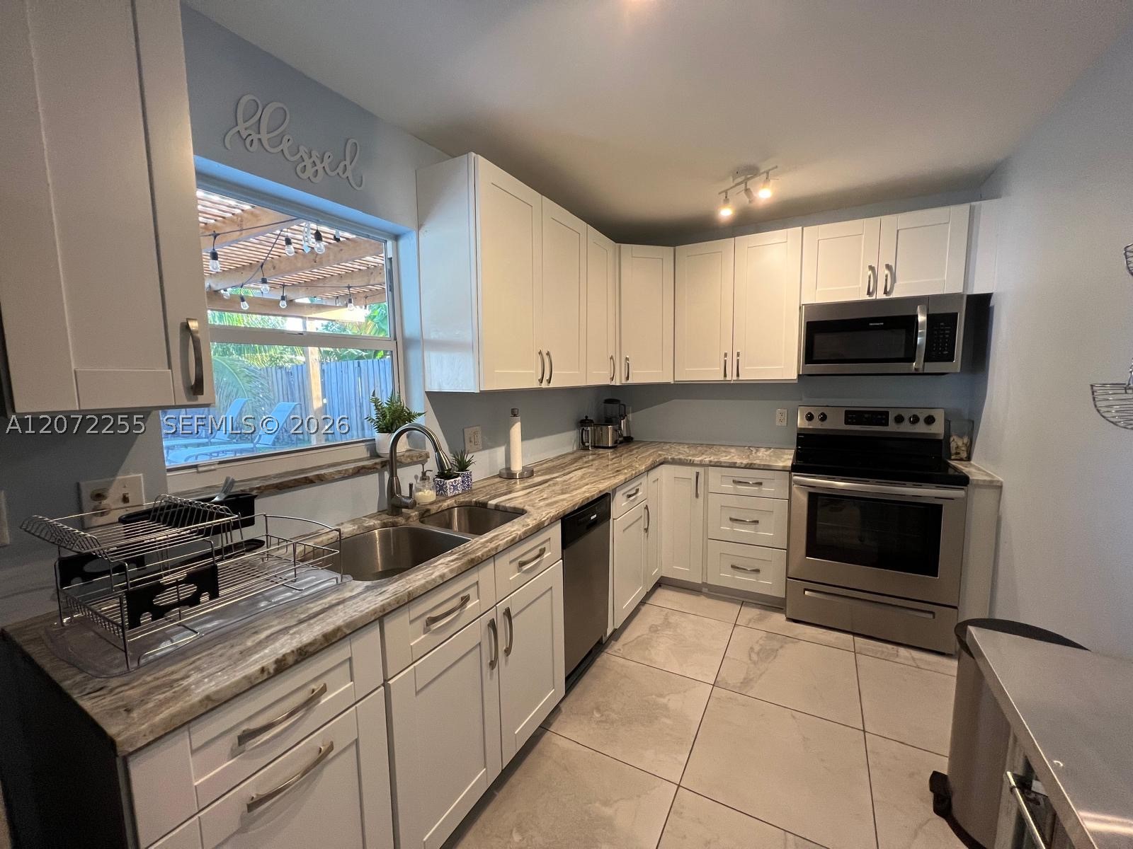 North Lauderdale FL 33068 - A12072255