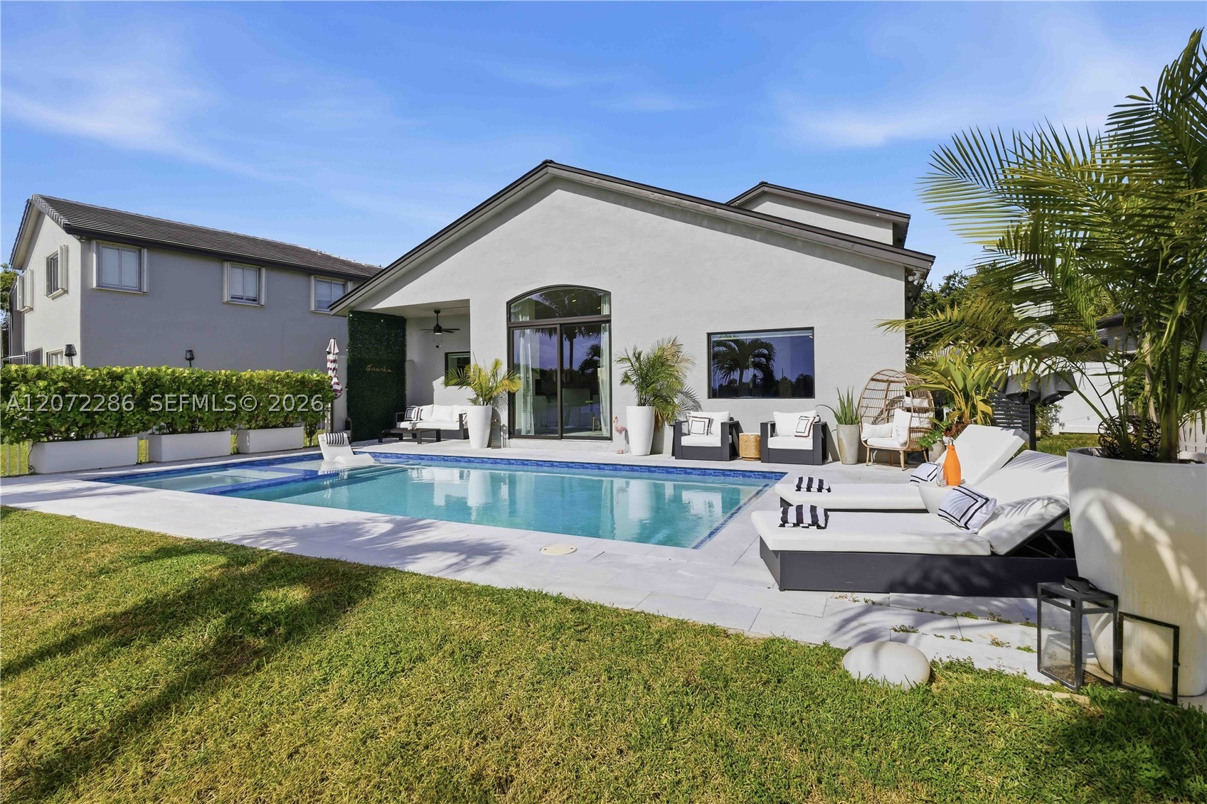 226 SW 180th Ave, Pembroke Pines FL 33029