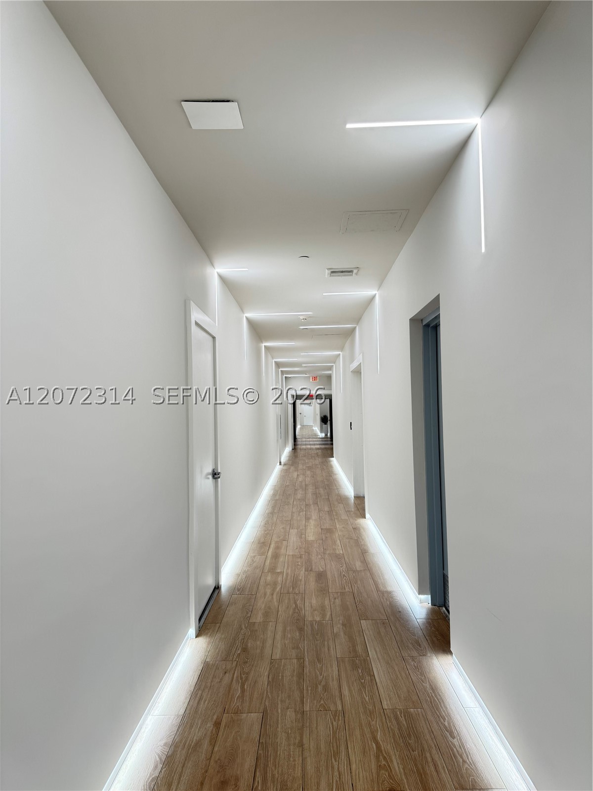 90 SW 3rd St #2911, Miami FL 33130