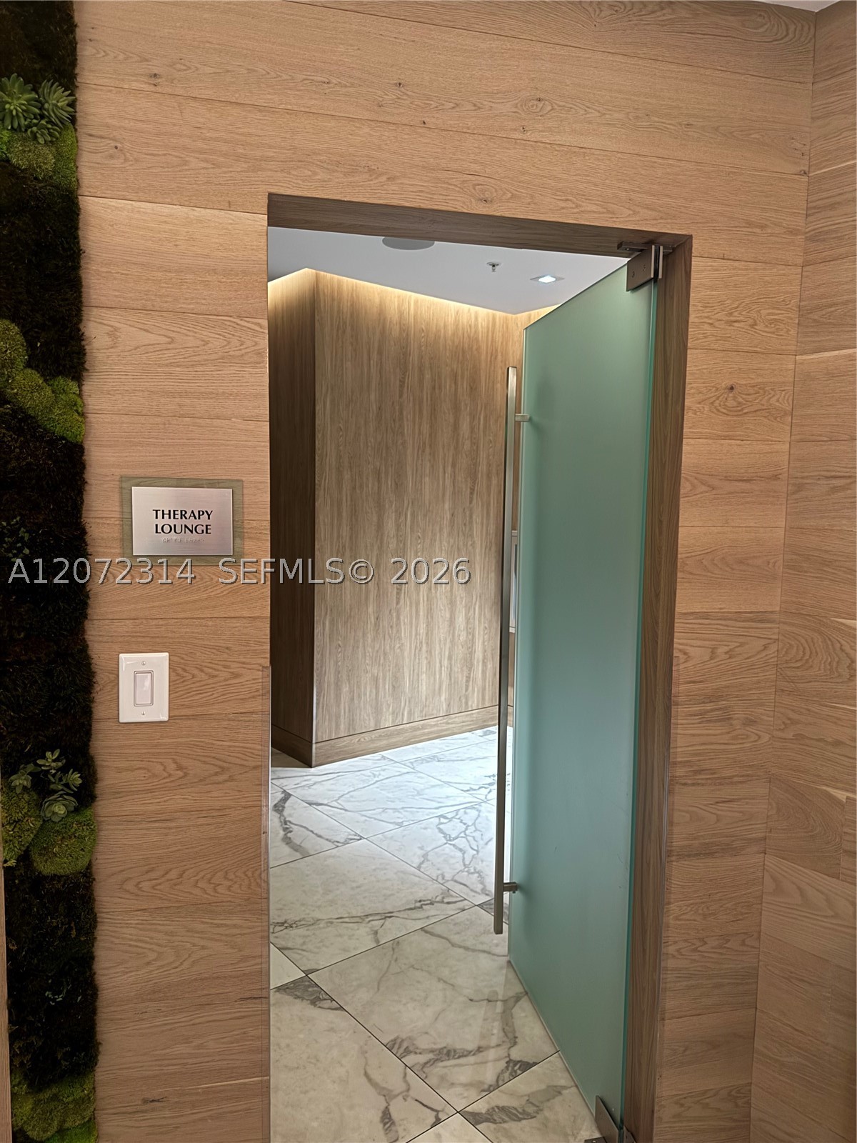 90 SW 3rd St #2911, Miami FL 33130