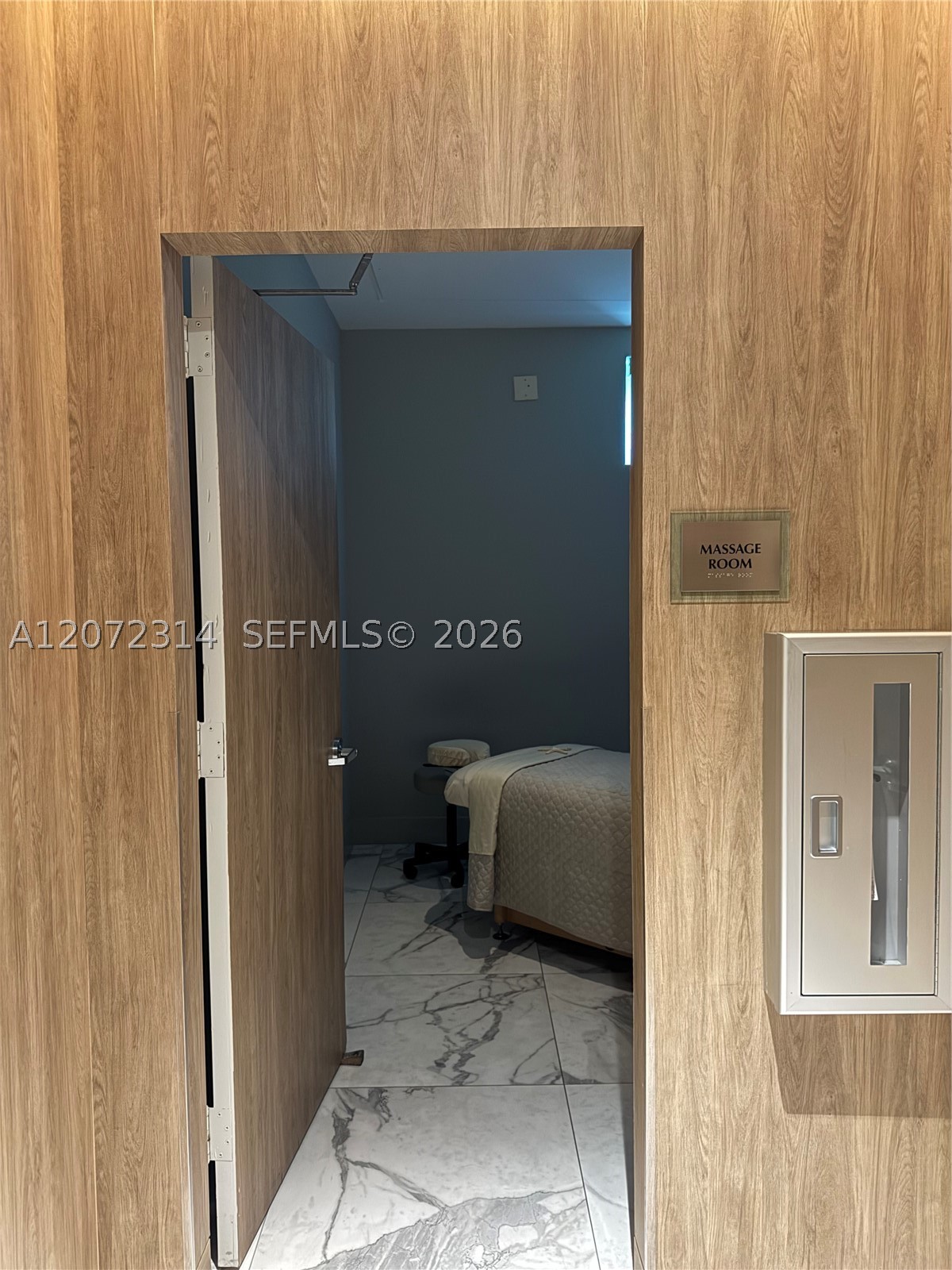 90 SW 3rd St #2911, Miami FL 33130