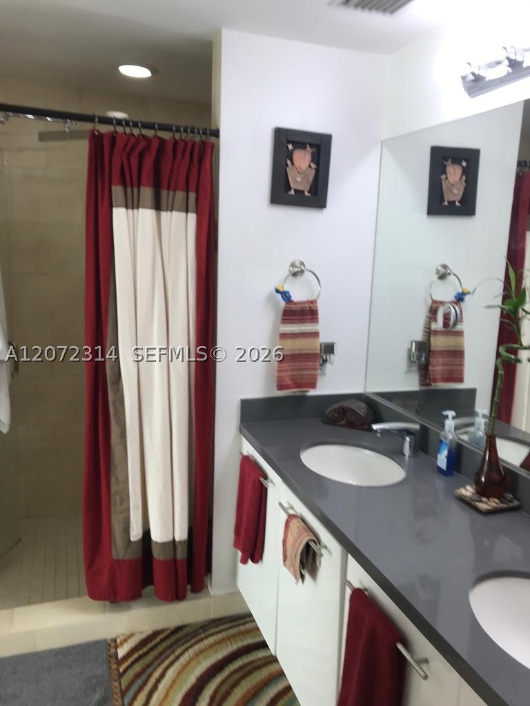 90 SW 3rd St #2911, Miami FL 33130