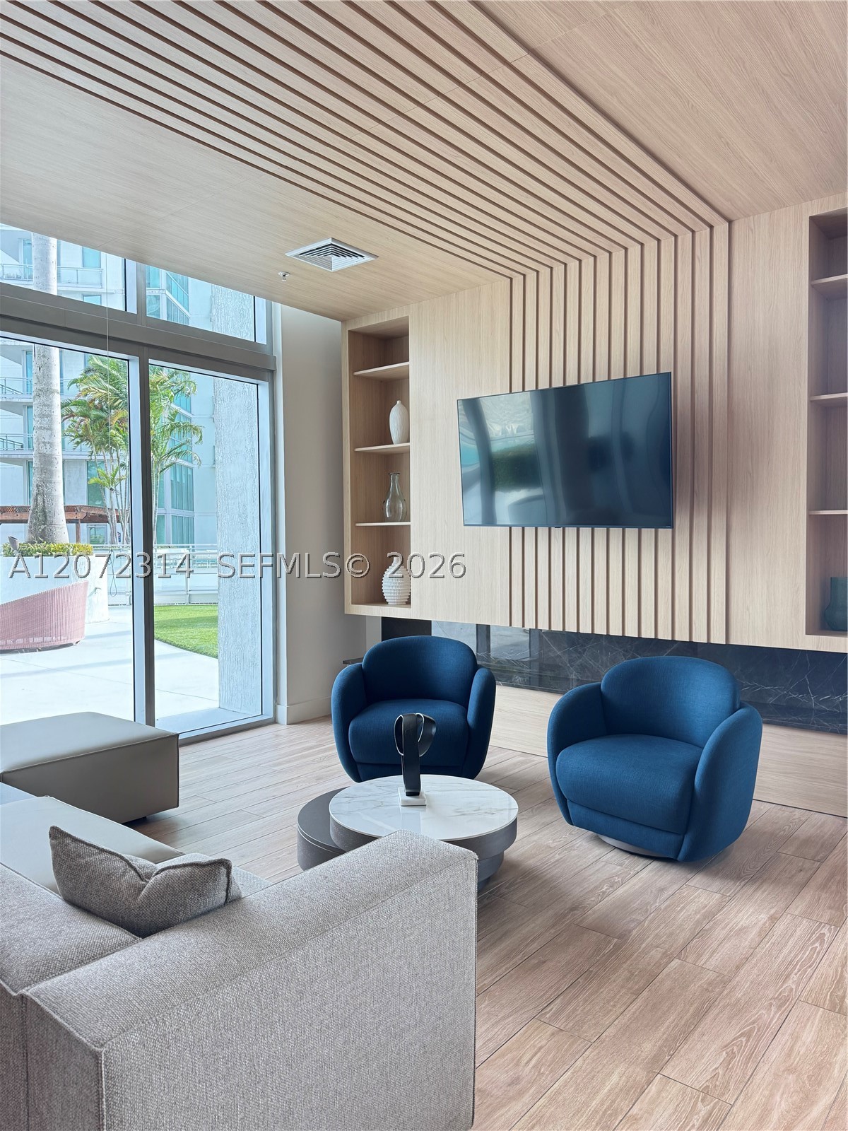90 SW 3rd St #2911, Miami FL 33130
