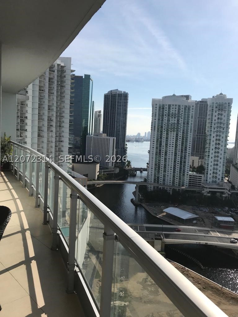 90 SW 3rd St #2911, Miami FL 33130