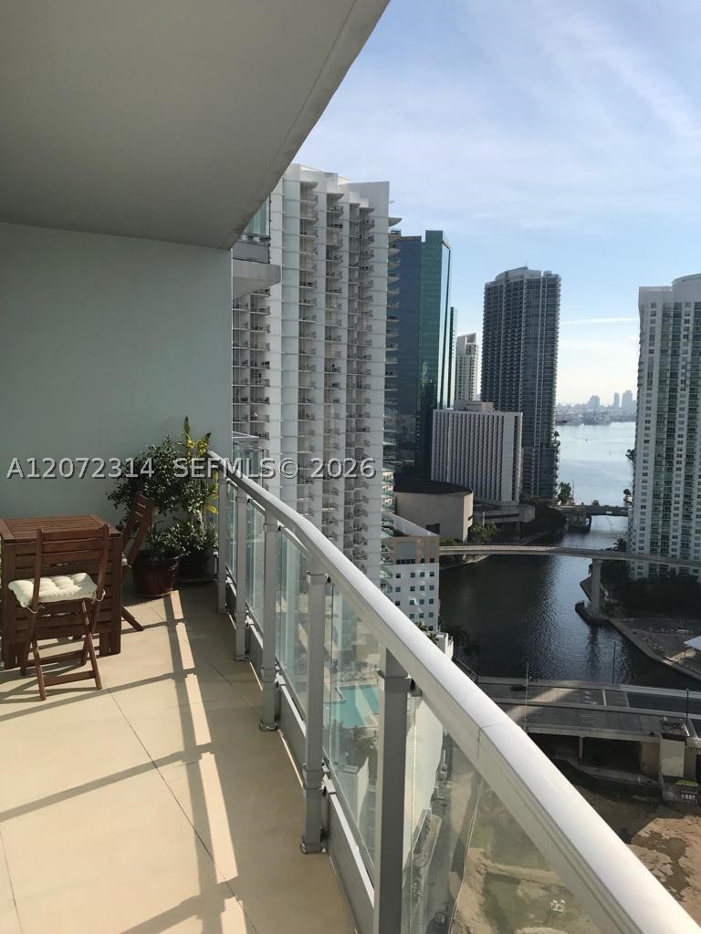 90 SW 3rd St #2911, Miami FL 33130