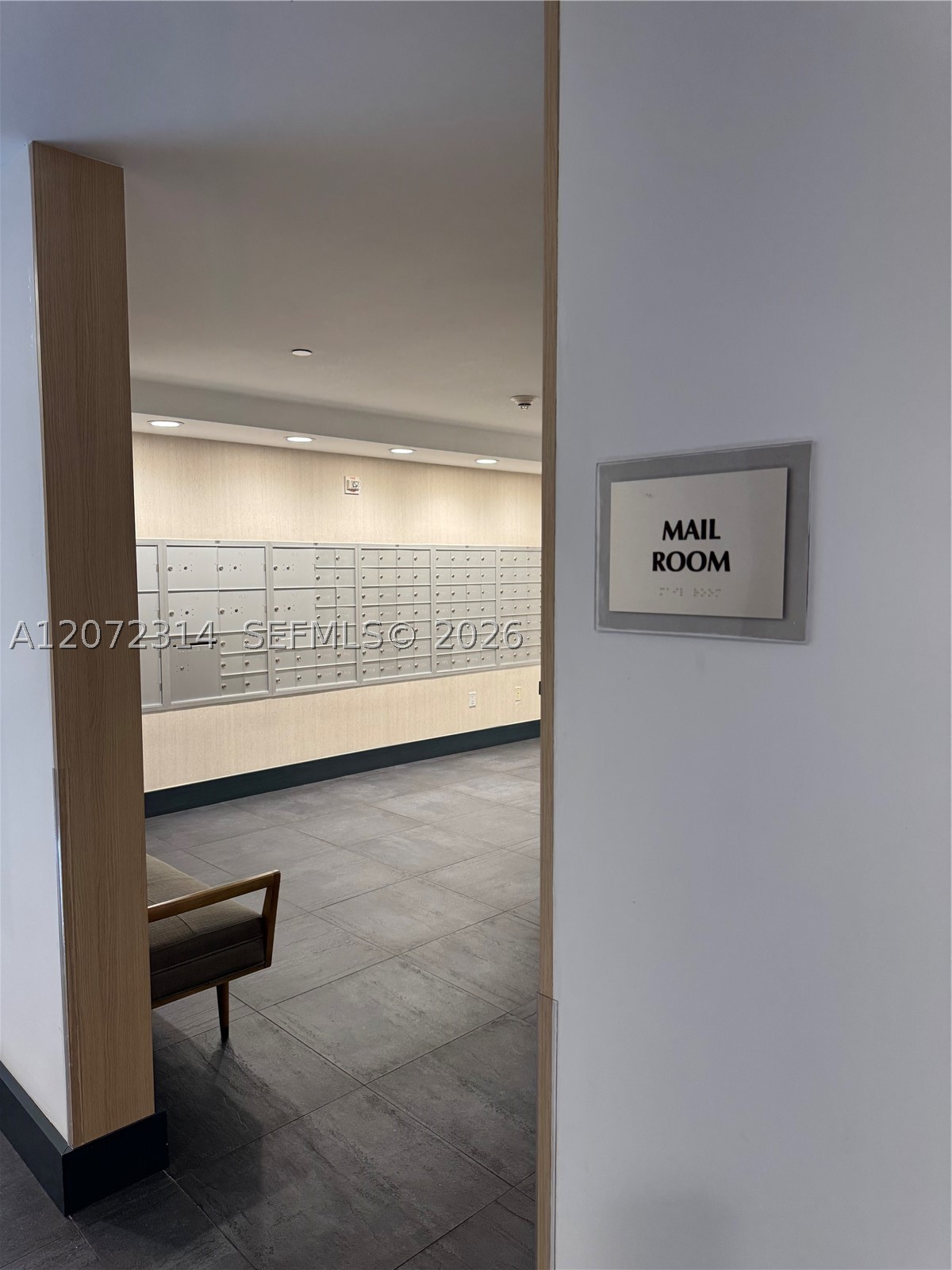 90 SW 3rd St #2911, Miami FL 33130