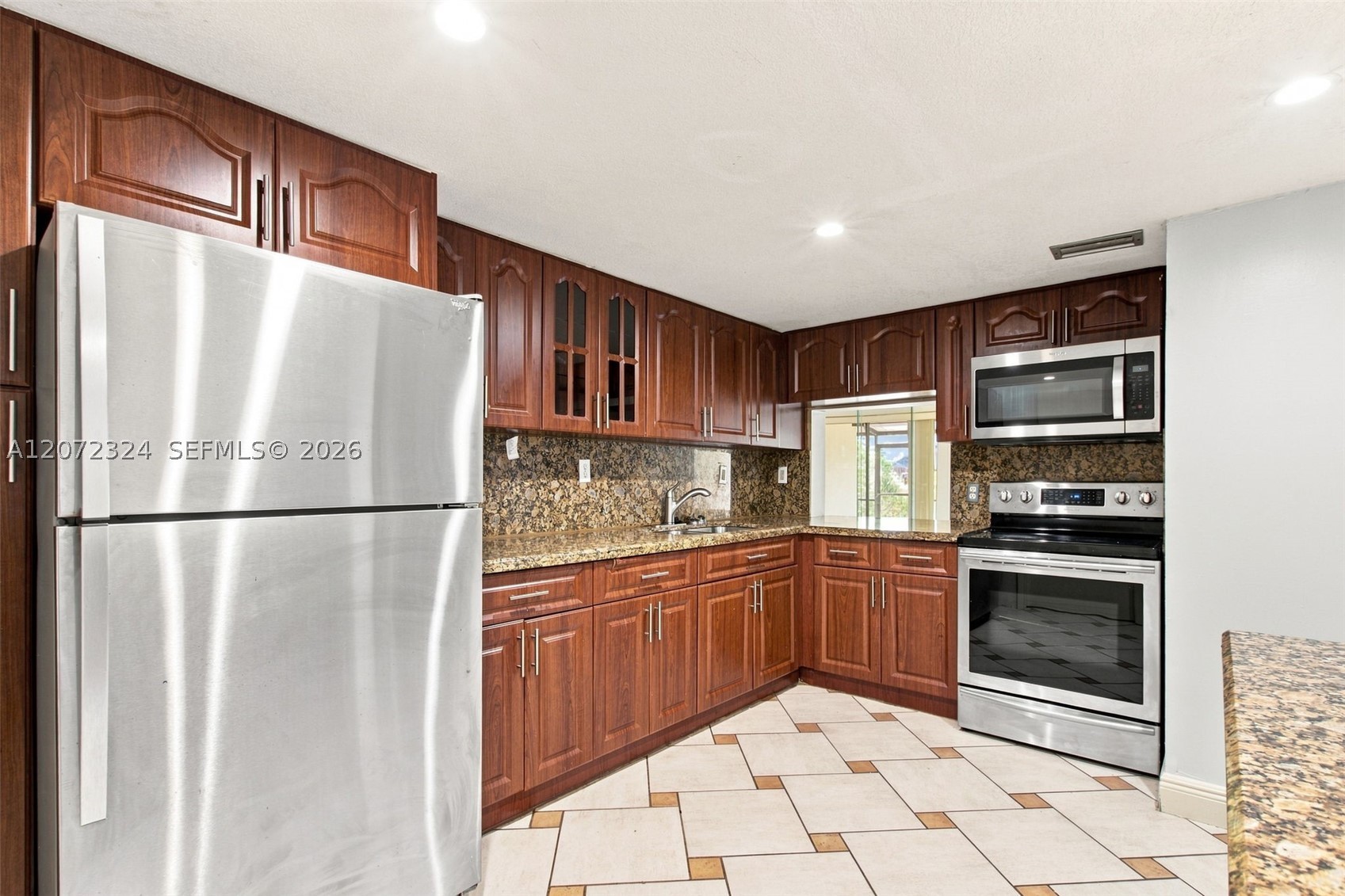 6511 Racquet Club Dr #46, Lauderhill FL 33319