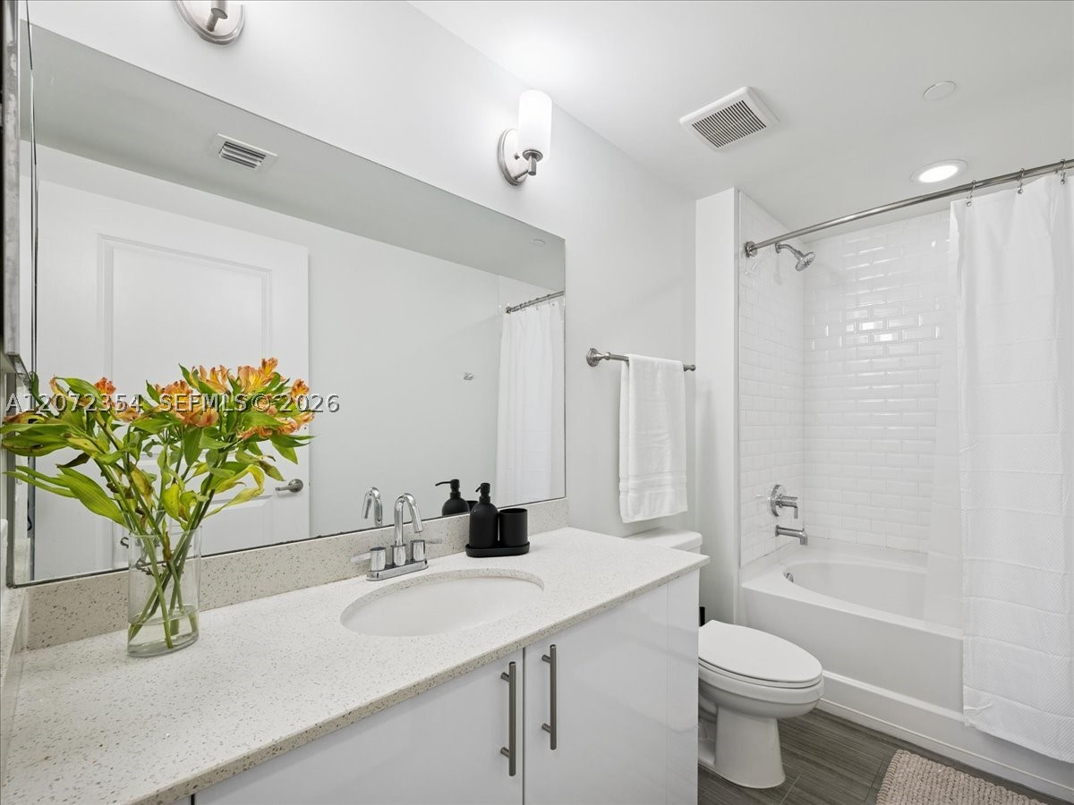1776 Polk St #1703, Hollywood FL 33020