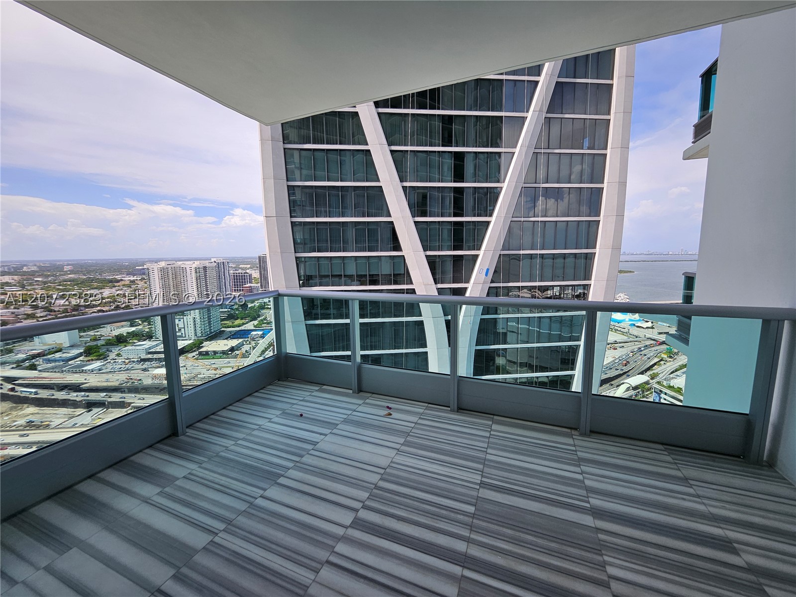 900 Biscayne Blvd #4210, Miami FL 33132