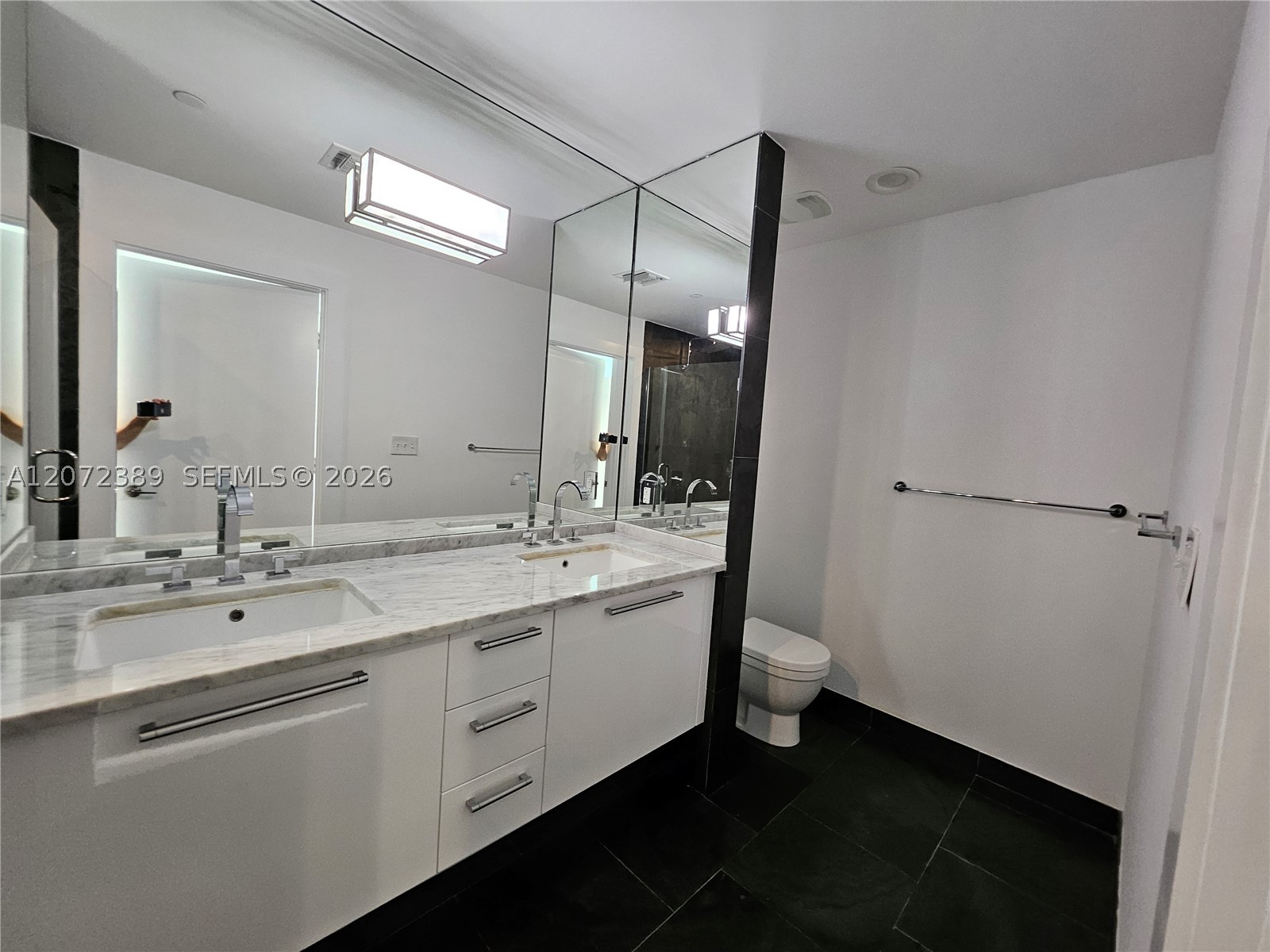 900 Biscayne Blvd #4210, Miami FL 33132