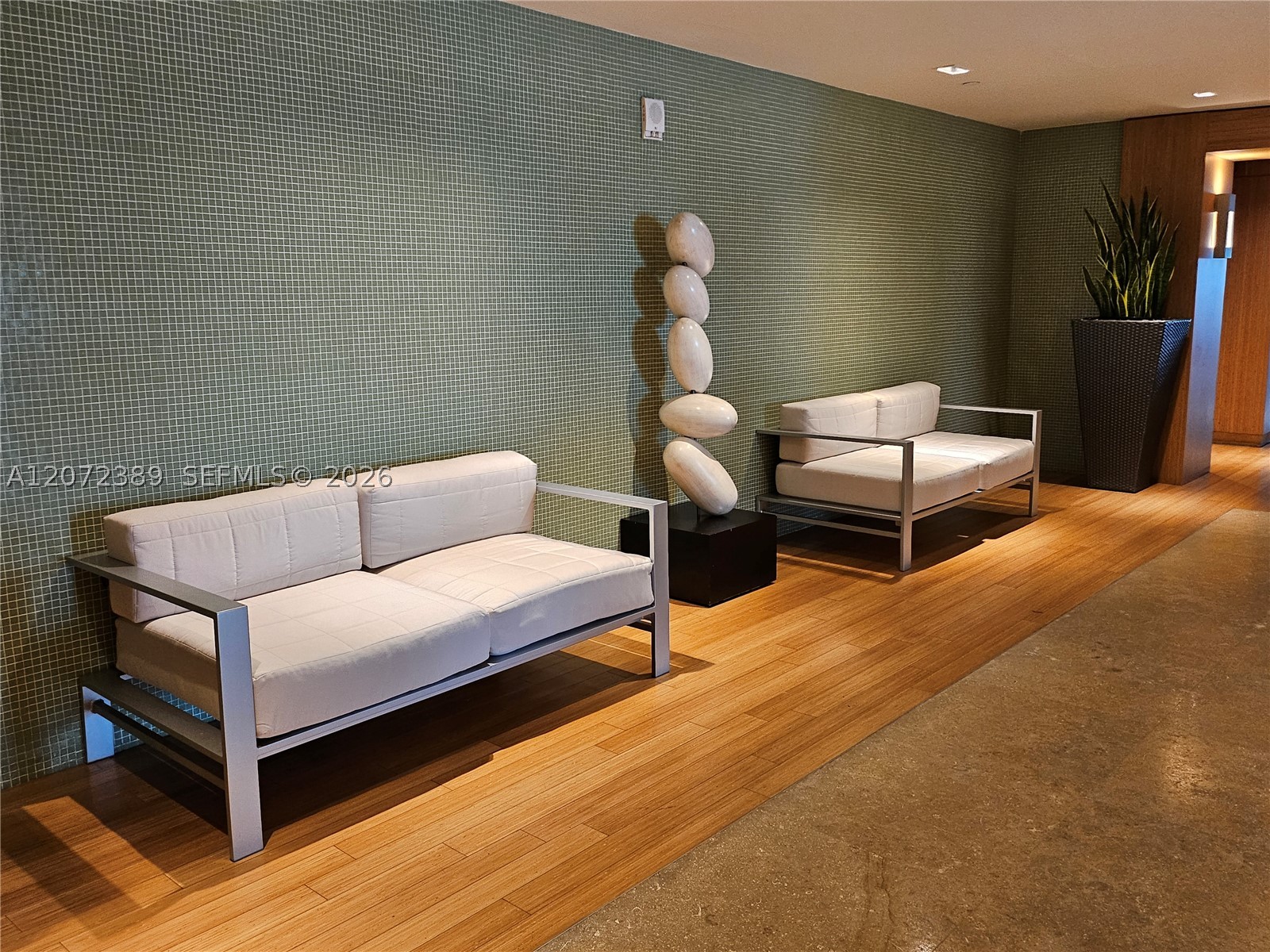 900 Biscayne Blvd #4210, Miami FL 33132