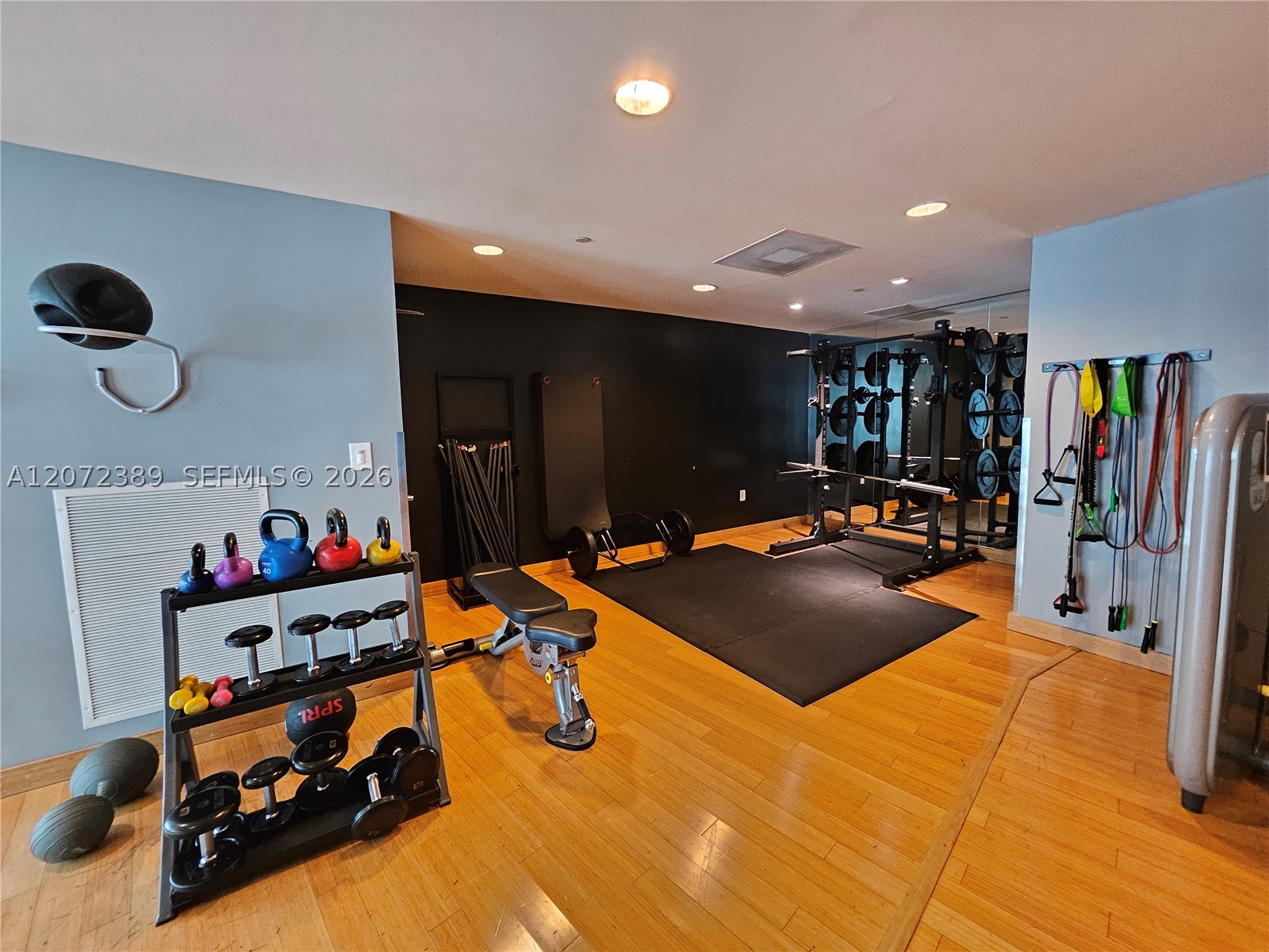 900 Biscayne Blvd #4210, Miami FL 33132