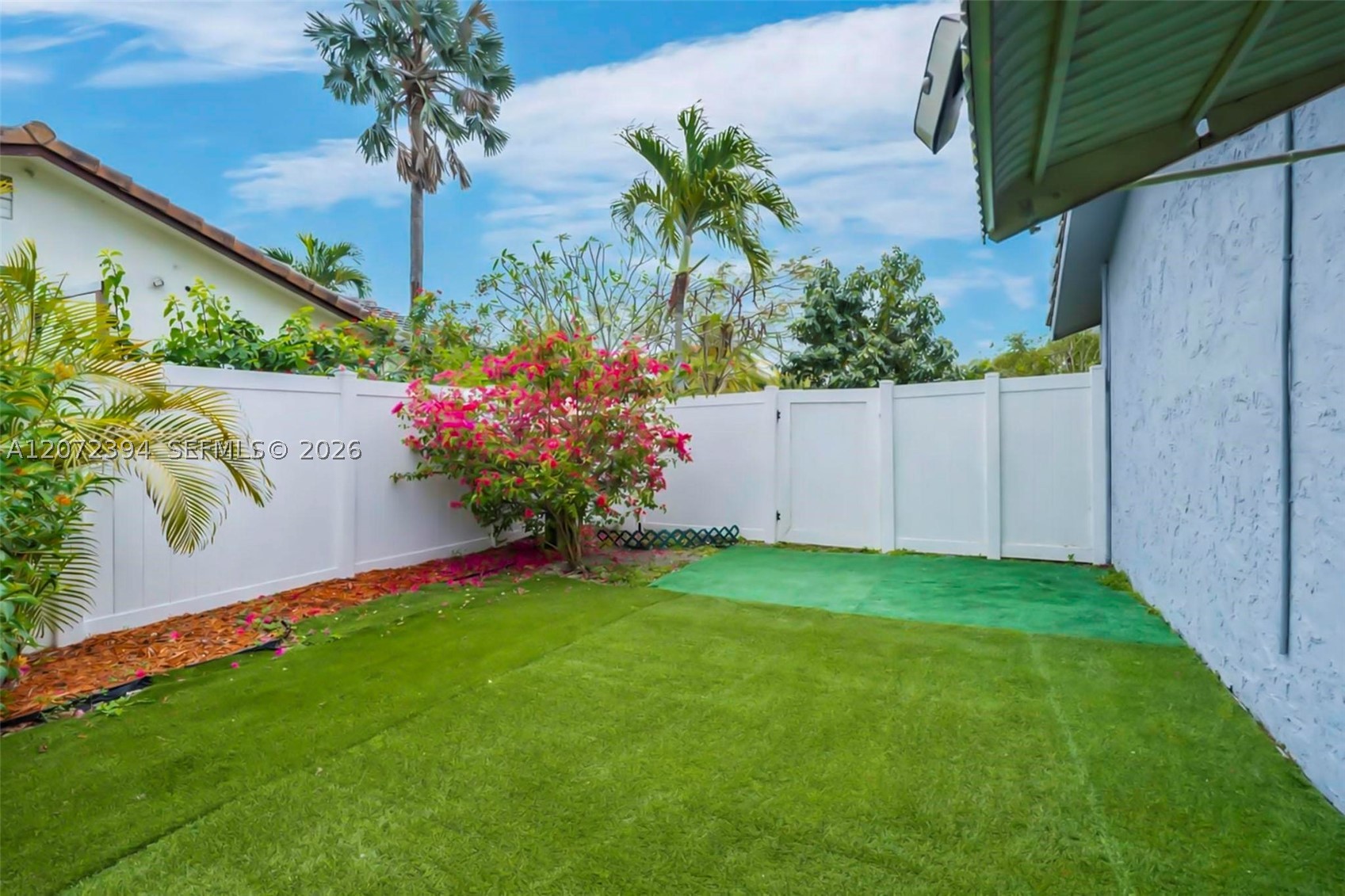 7211 NW 76th St, Tamarac FL 33321