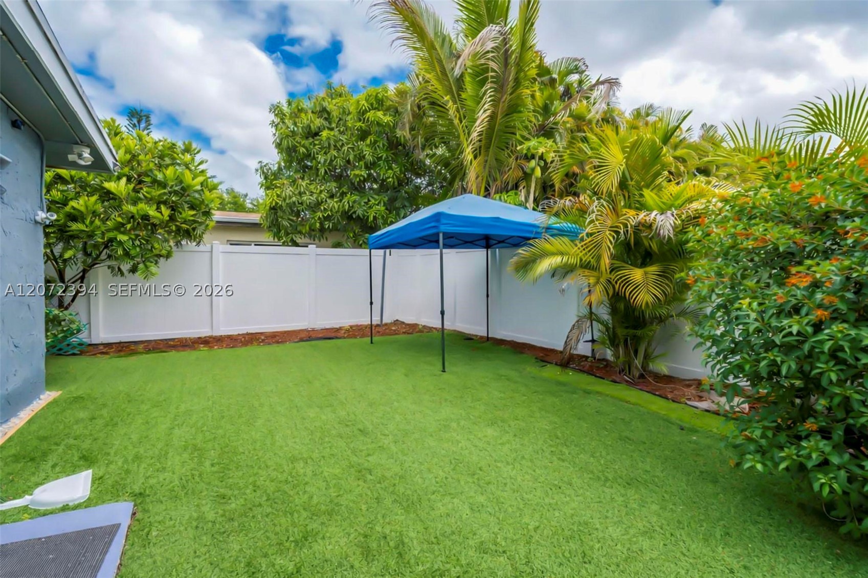7211 NW 76th St, Tamarac FL 33321