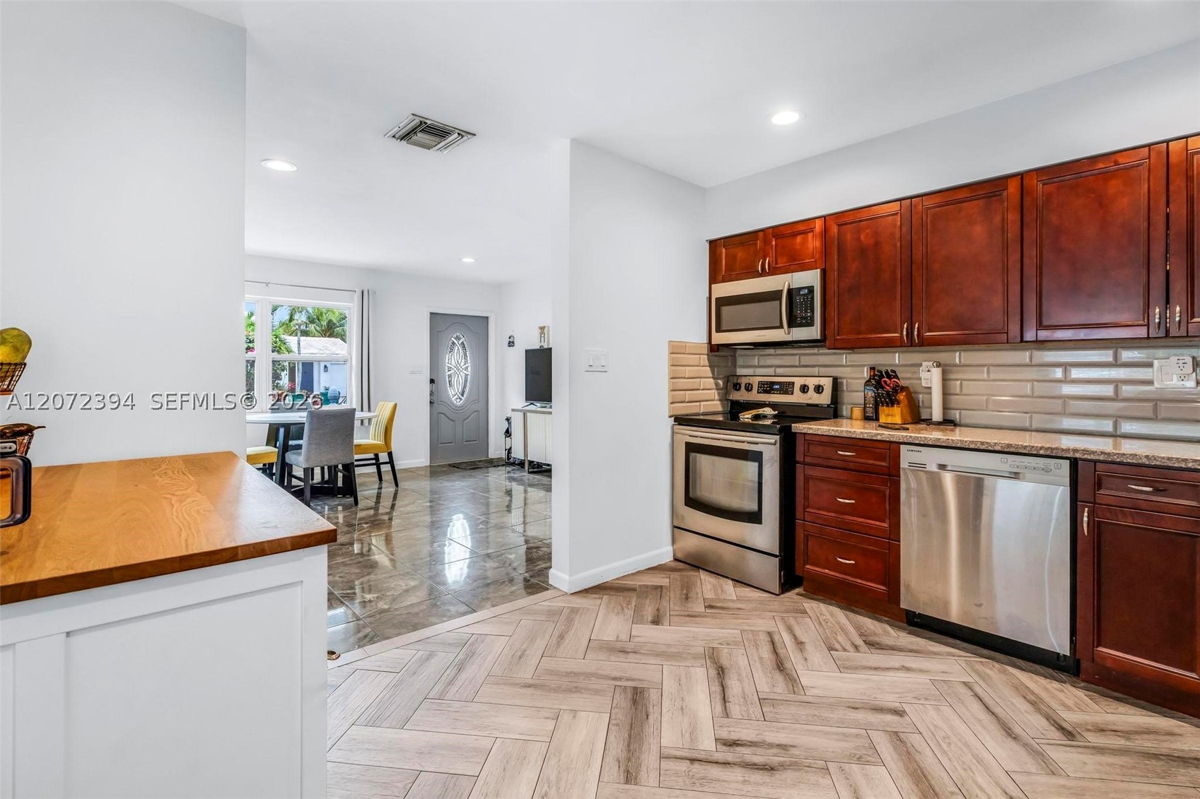 7211 NW 76th St, Tamarac FL 33321