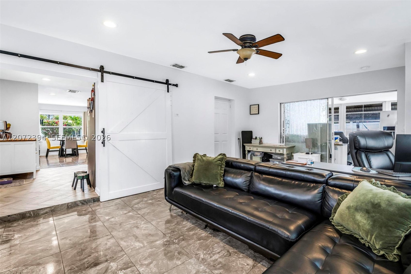 7211 NW 76th St, Tamarac FL 33321