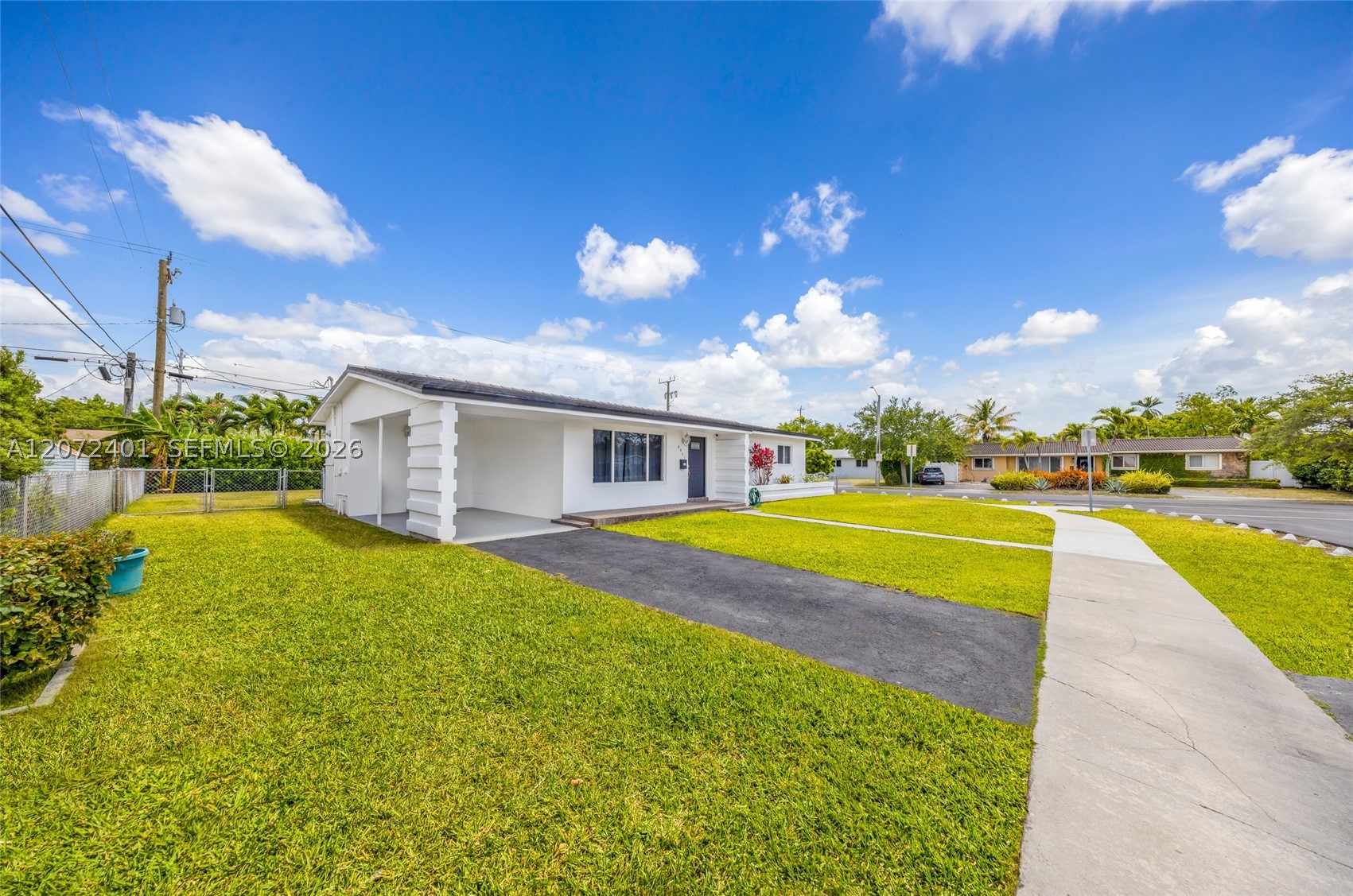 8801 SW 17th St, Miami FL 33165