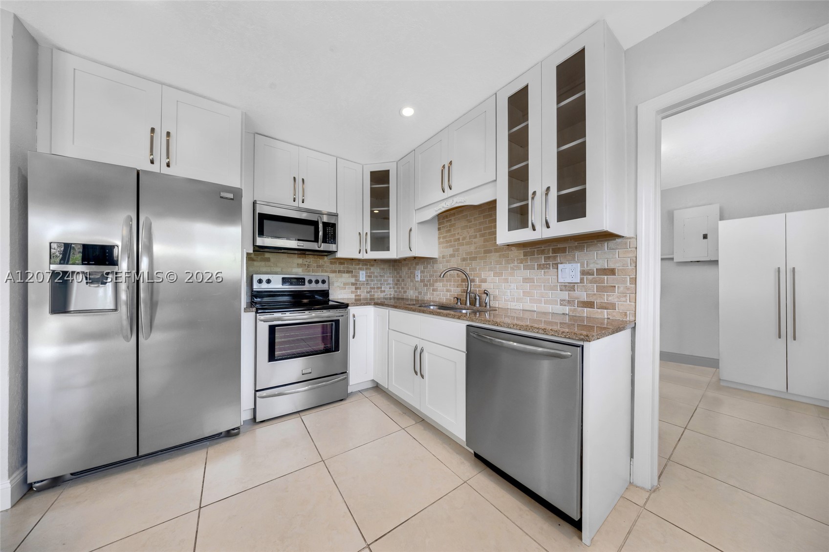 8801 SW 17th St, Miami FL 33165
