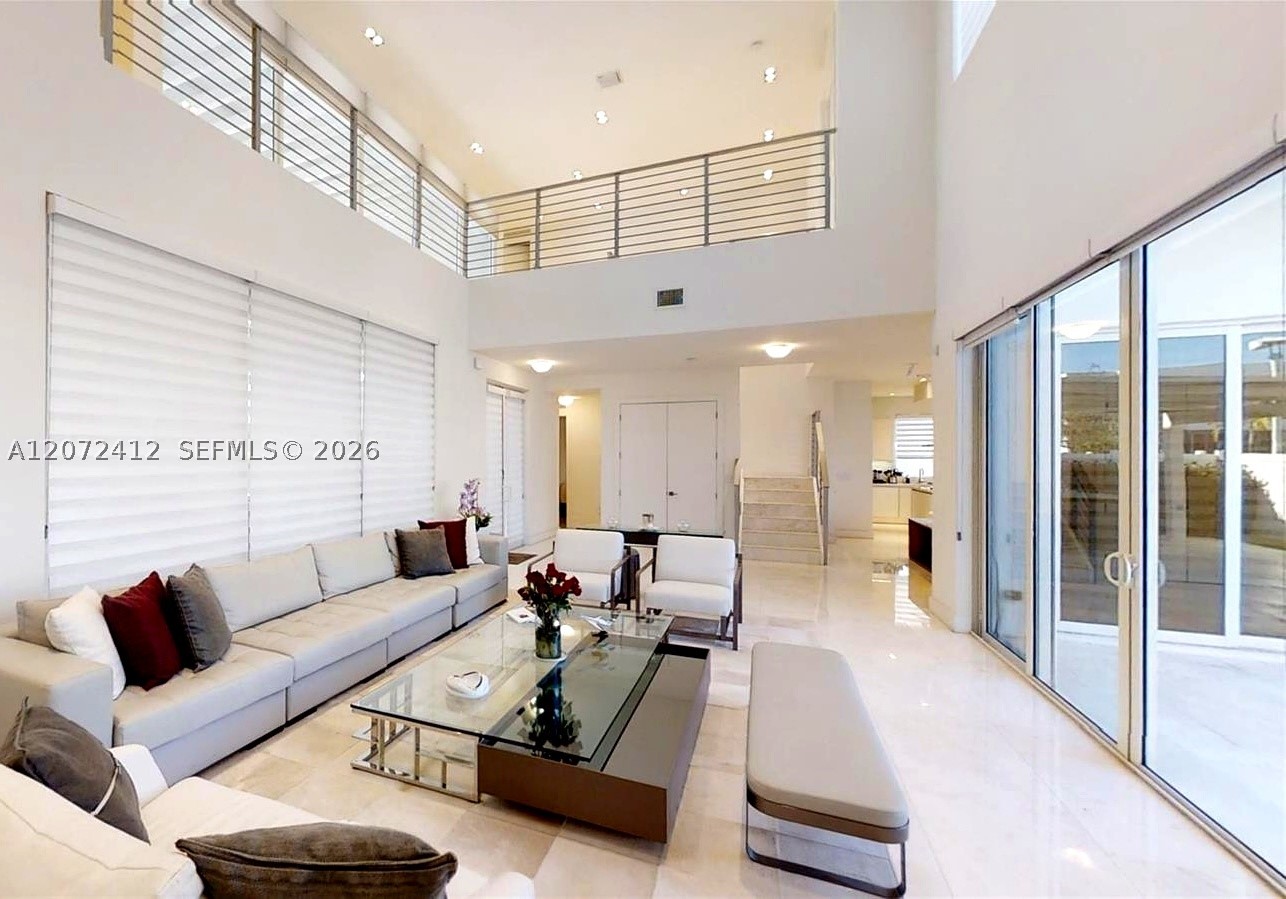 10229 NW 74th Ter, Doral FL 33178