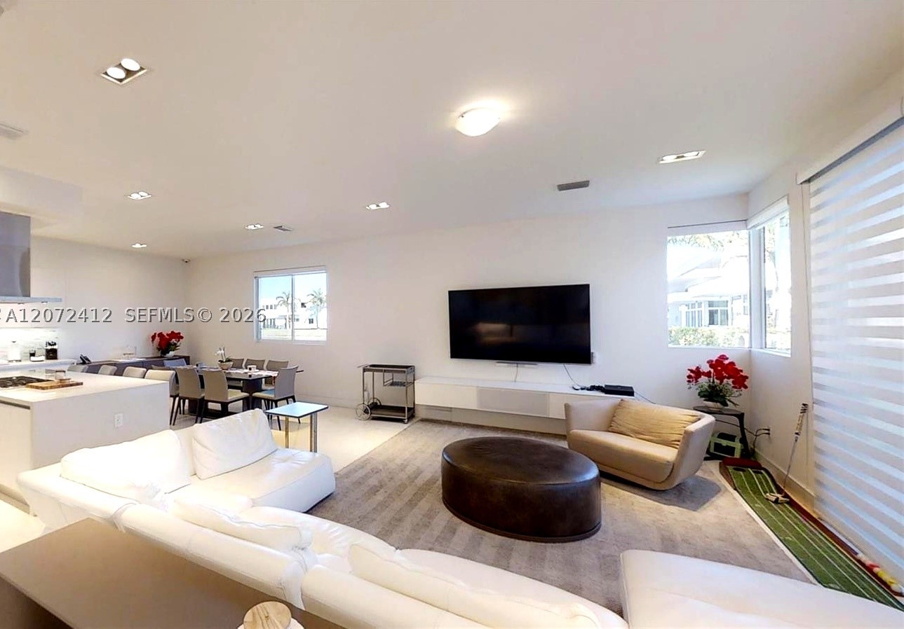 10229 NW 74th Ter, Doral FL 33178