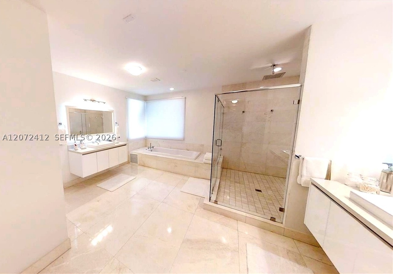 10229 NW 74th Ter, Doral FL 33178
